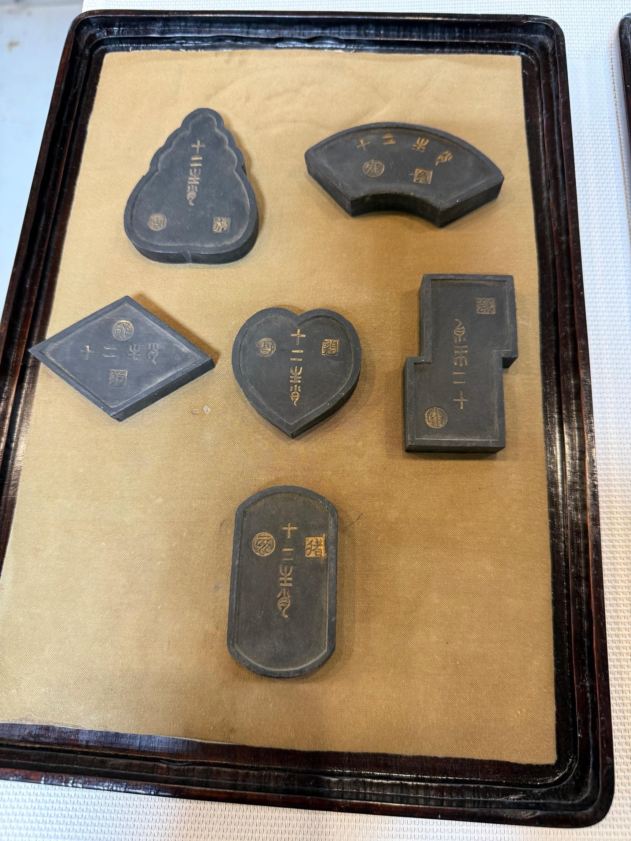 19th Century Chinese Zodiac Ink Cakes Set of 12 Animals Wooden Presentation Box. en vente 3