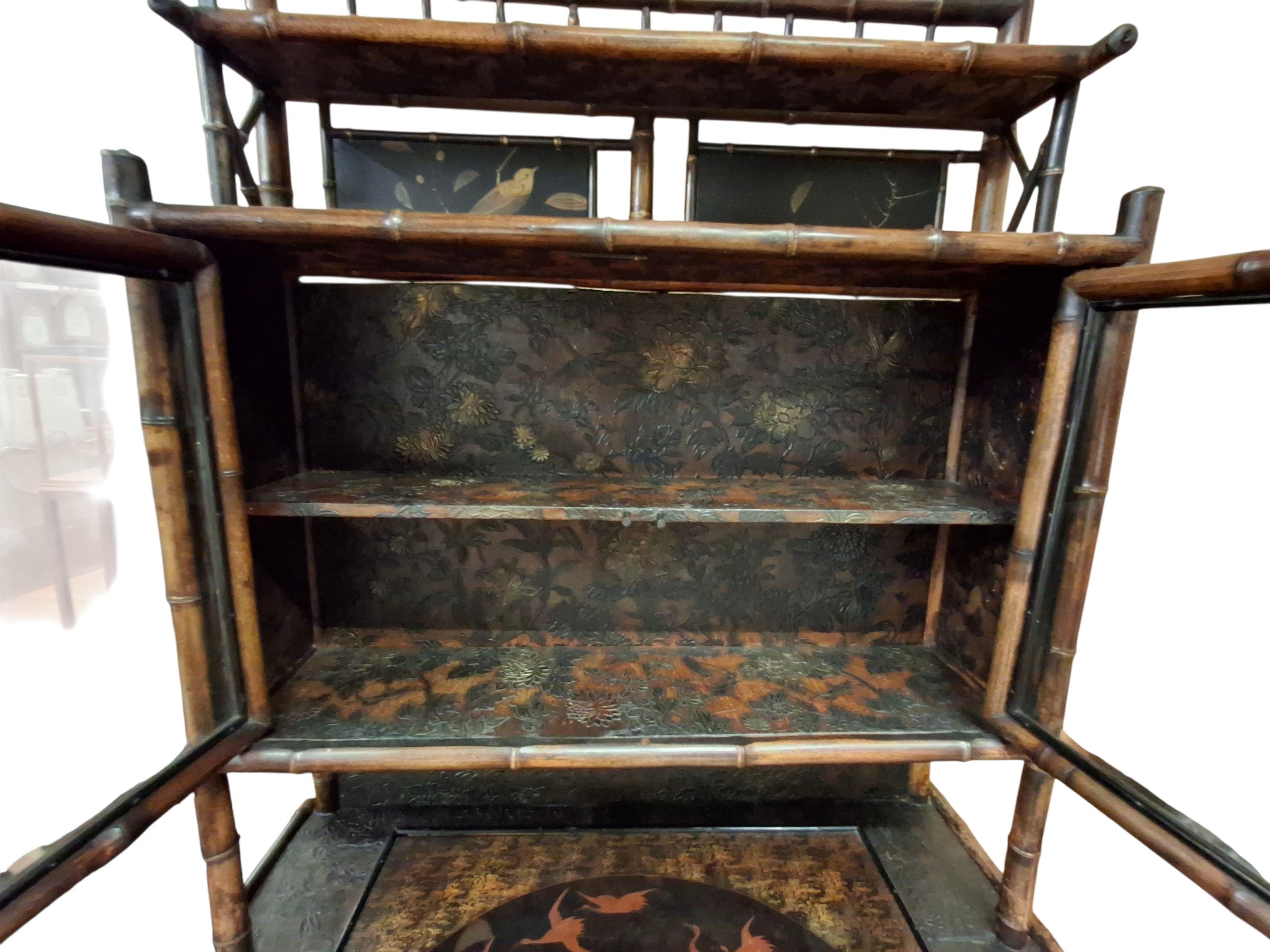 Armario/Etagère de bambú y laca de la Chinoiserie del siglo XIX en venta 6