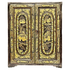 Antique 19th Century Chinoiserie Cabinet in Black Lacquer and Gilt Decoration