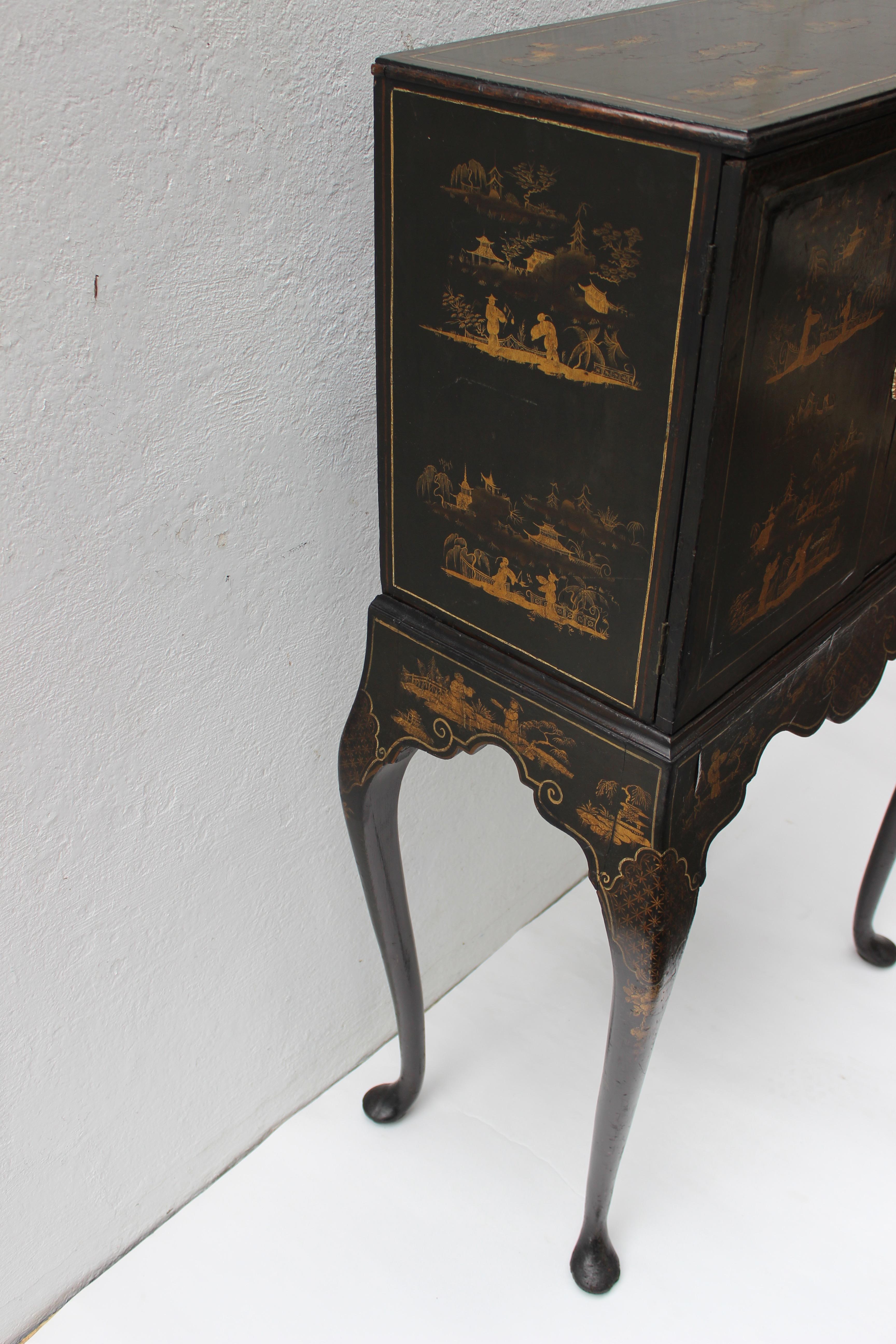 19th Century Chinoiserie Cabinet on Stand For Sale 9
