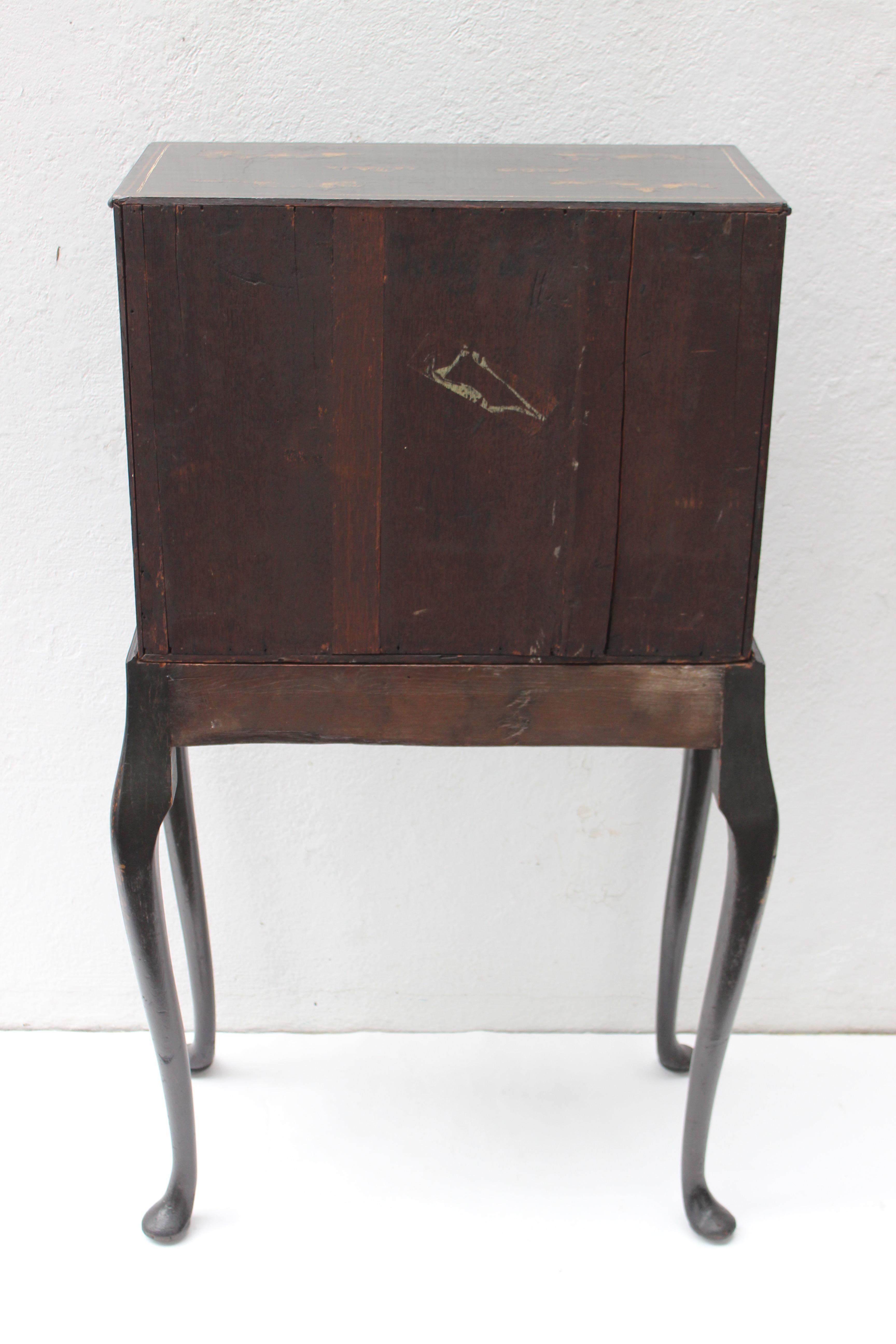 19th Century Chinoiserie Cabinet on Stand For Sale 11