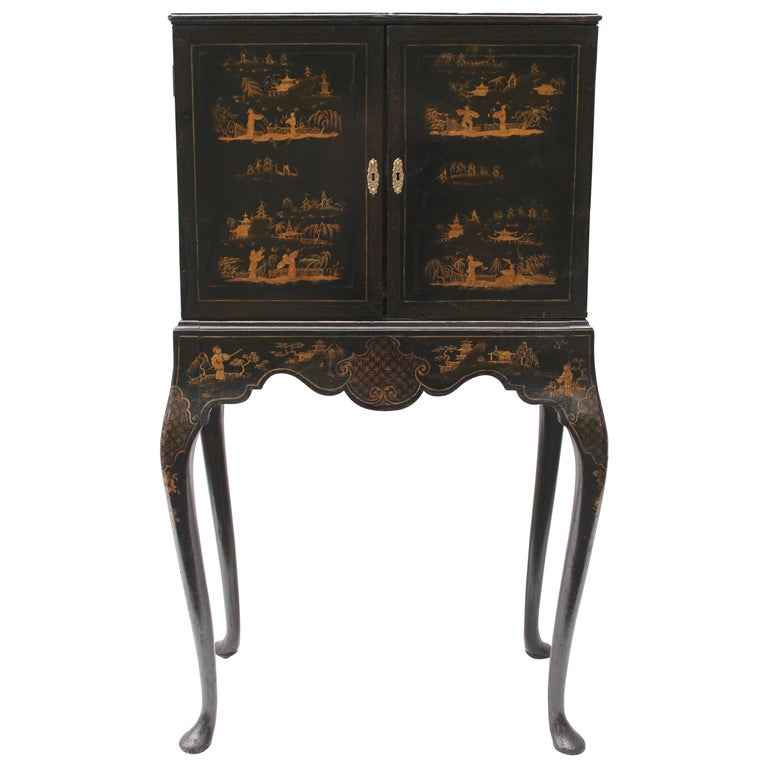 19th Century Chinoiserie on Stand For Sale at 1stdibs