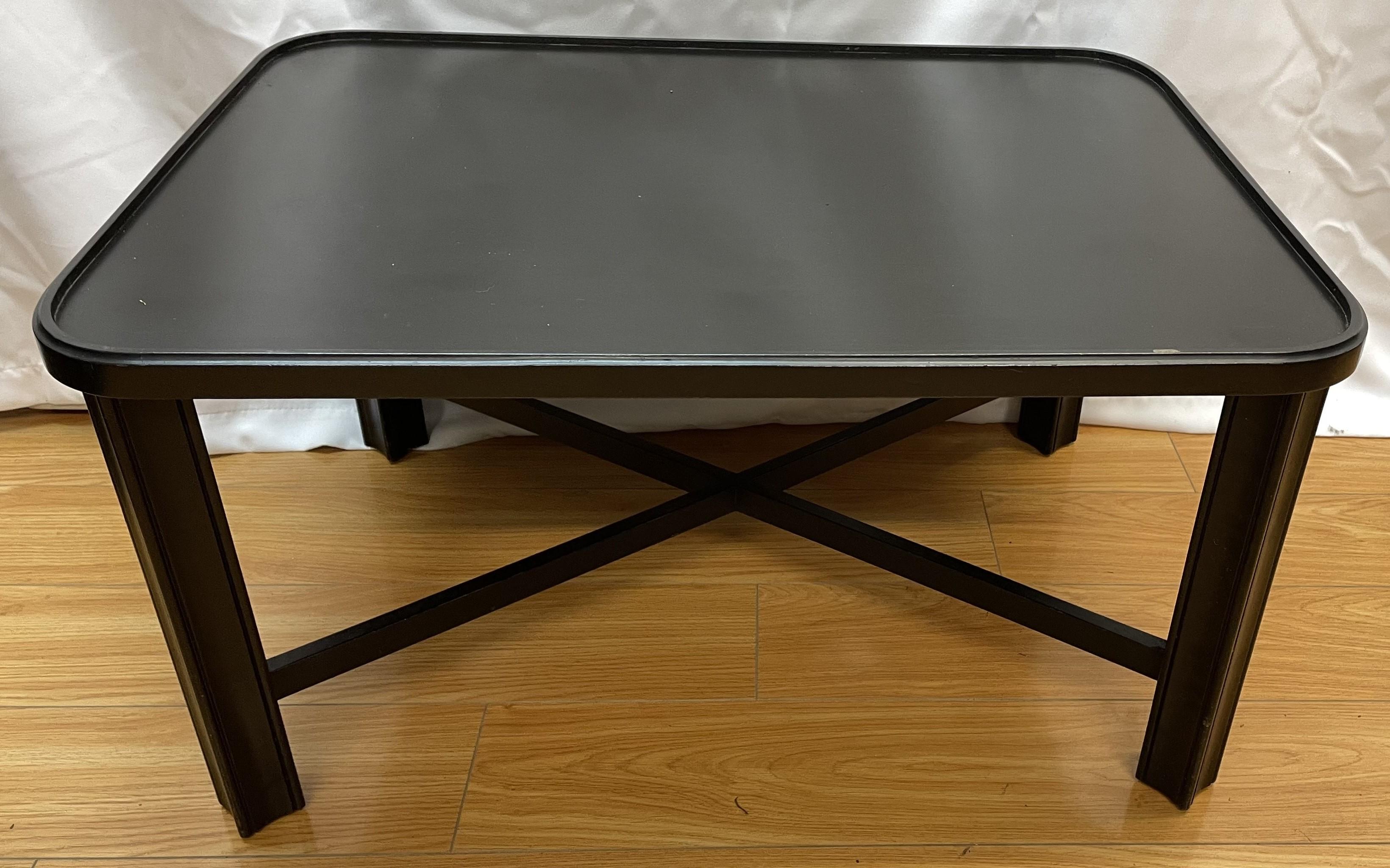 Table plateau peinte à la main en chinoiserie du 19e siècle avec base beaucoup plus tardive en vente 2