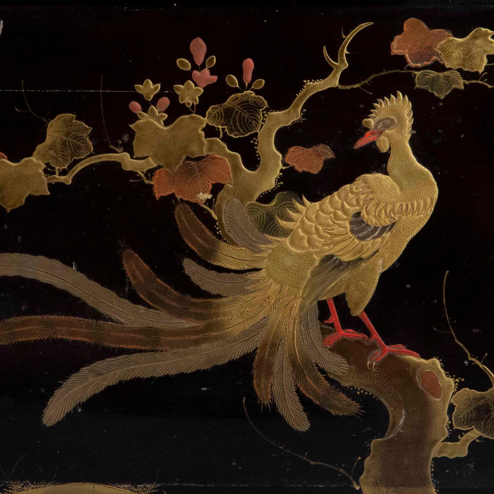 Cuadros de aves exóticas en laca y dorado de la Chinoiserie del siglo XIX en venta 1