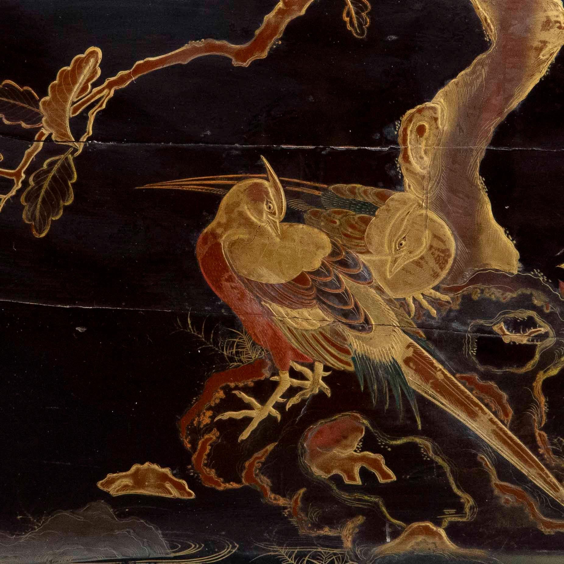 Cuadros de aves exóticas en laca y dorado de la Chinoiserie del siglo XIX en venta 3
