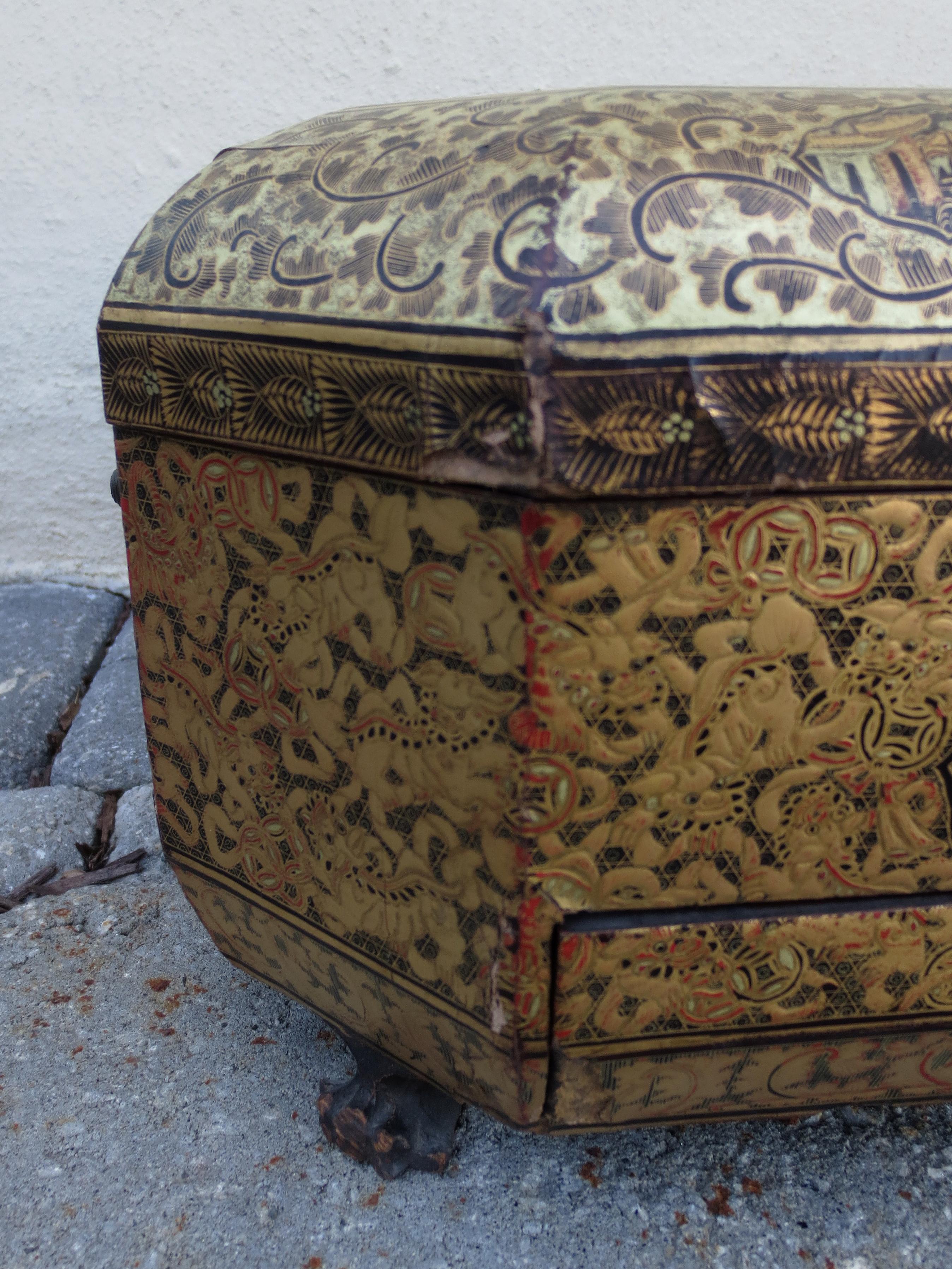 19th Century Chinoiserie Lacquer Box 6