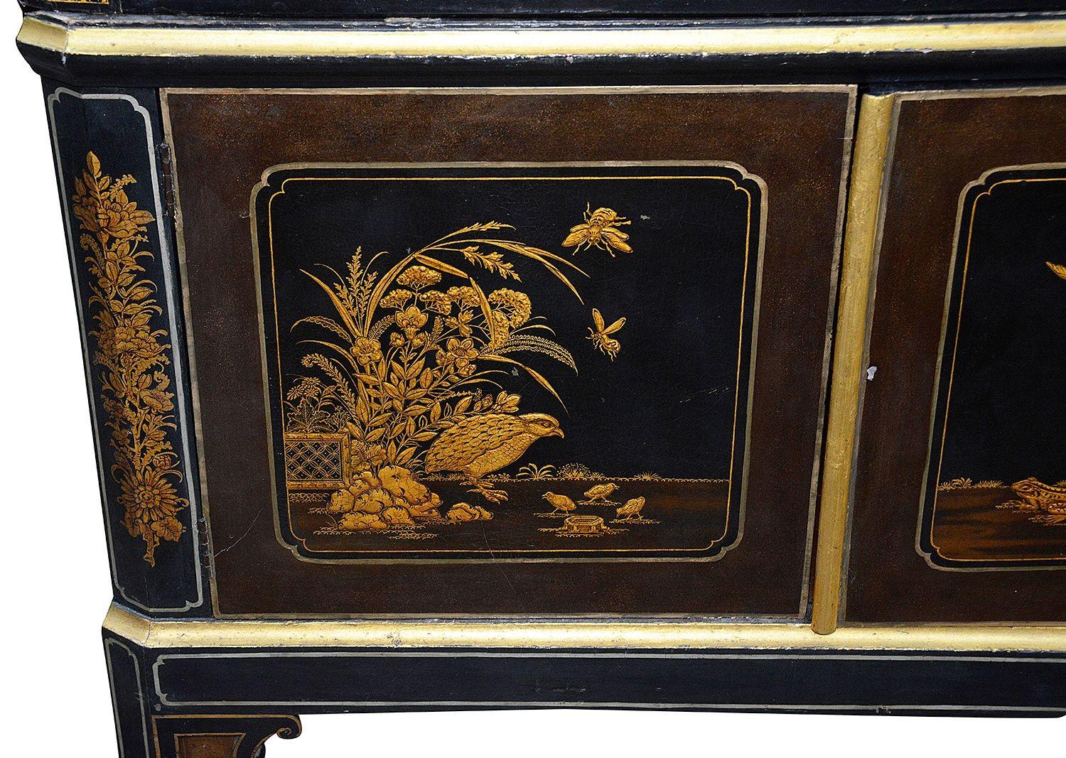 Armario esquinero lacado chinoiserie del siglo XIX. en venta 3