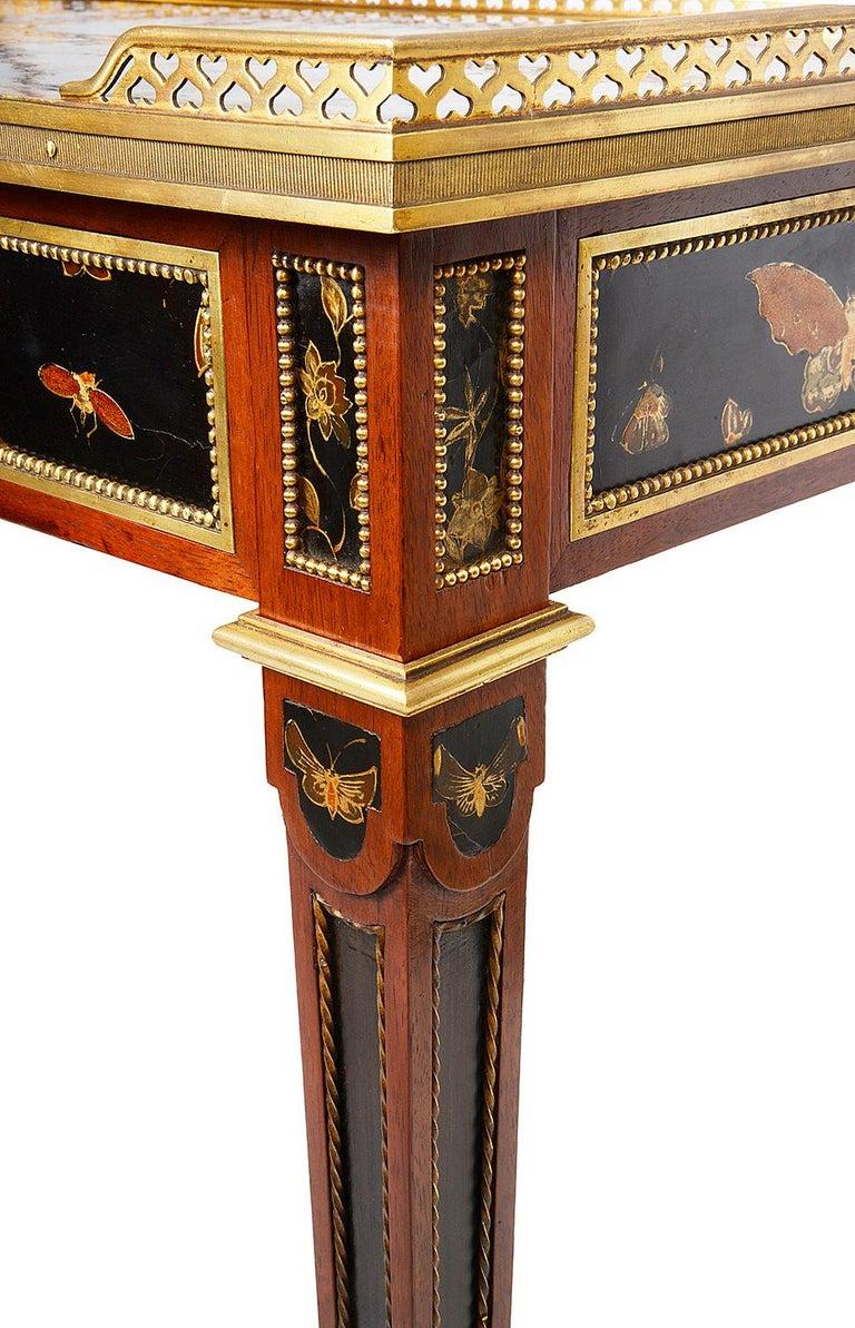 Hand-Painted 19th Century Chinoiserie Lacquer Occasional Table For Sale