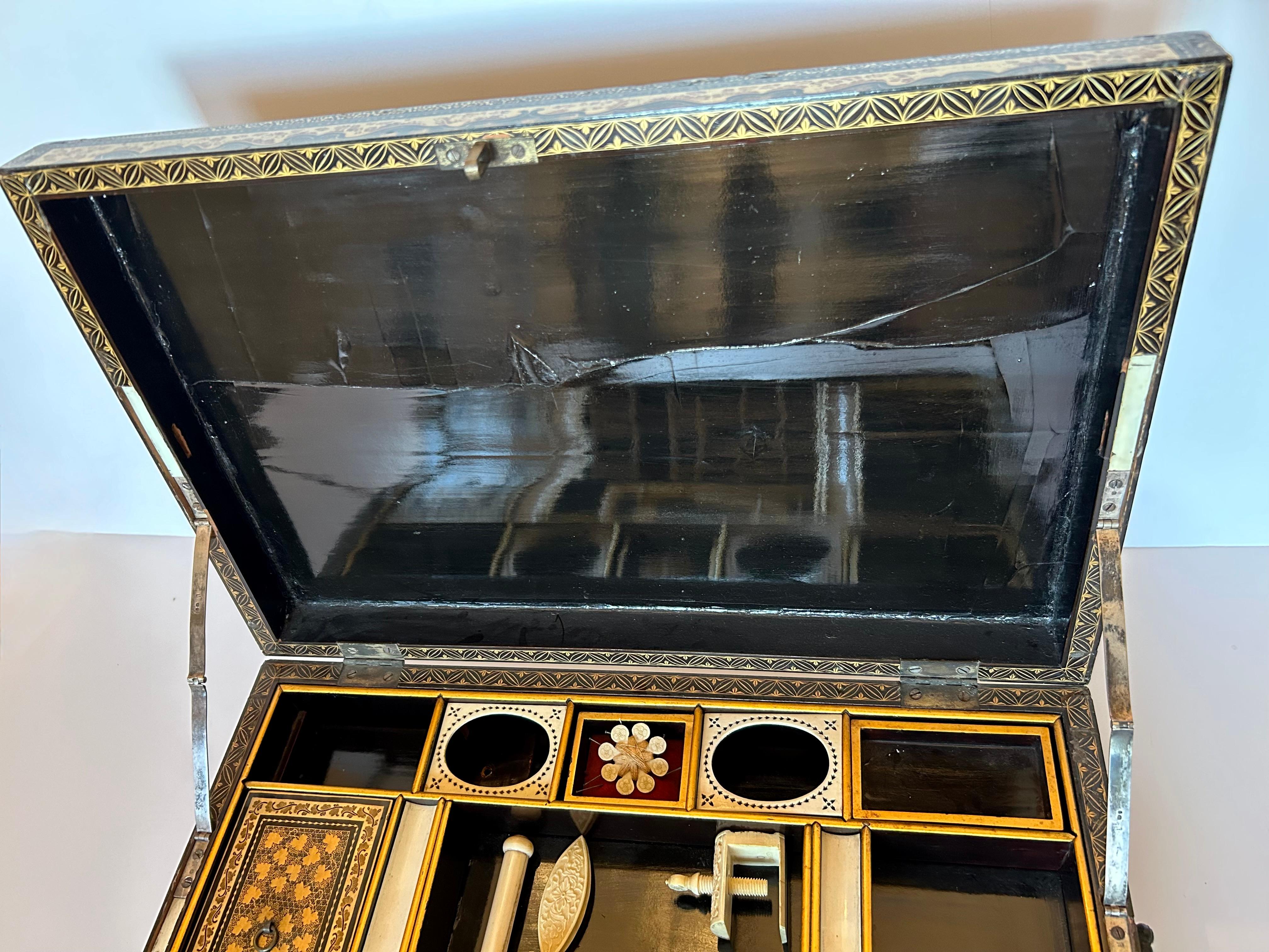 19th Century Chinoiserie Lacquer Sewing Box For Sale 11