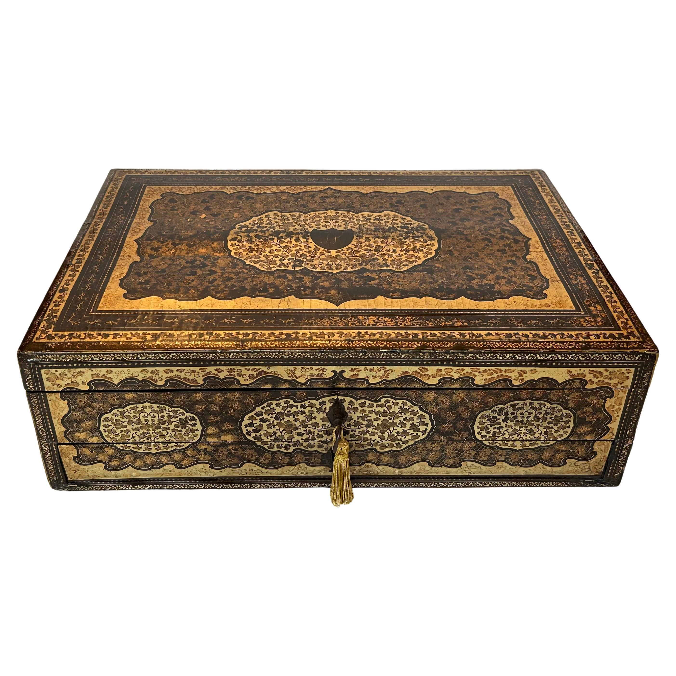 19th Century Chinoiserie Lacquer Sewing Box For Sale
