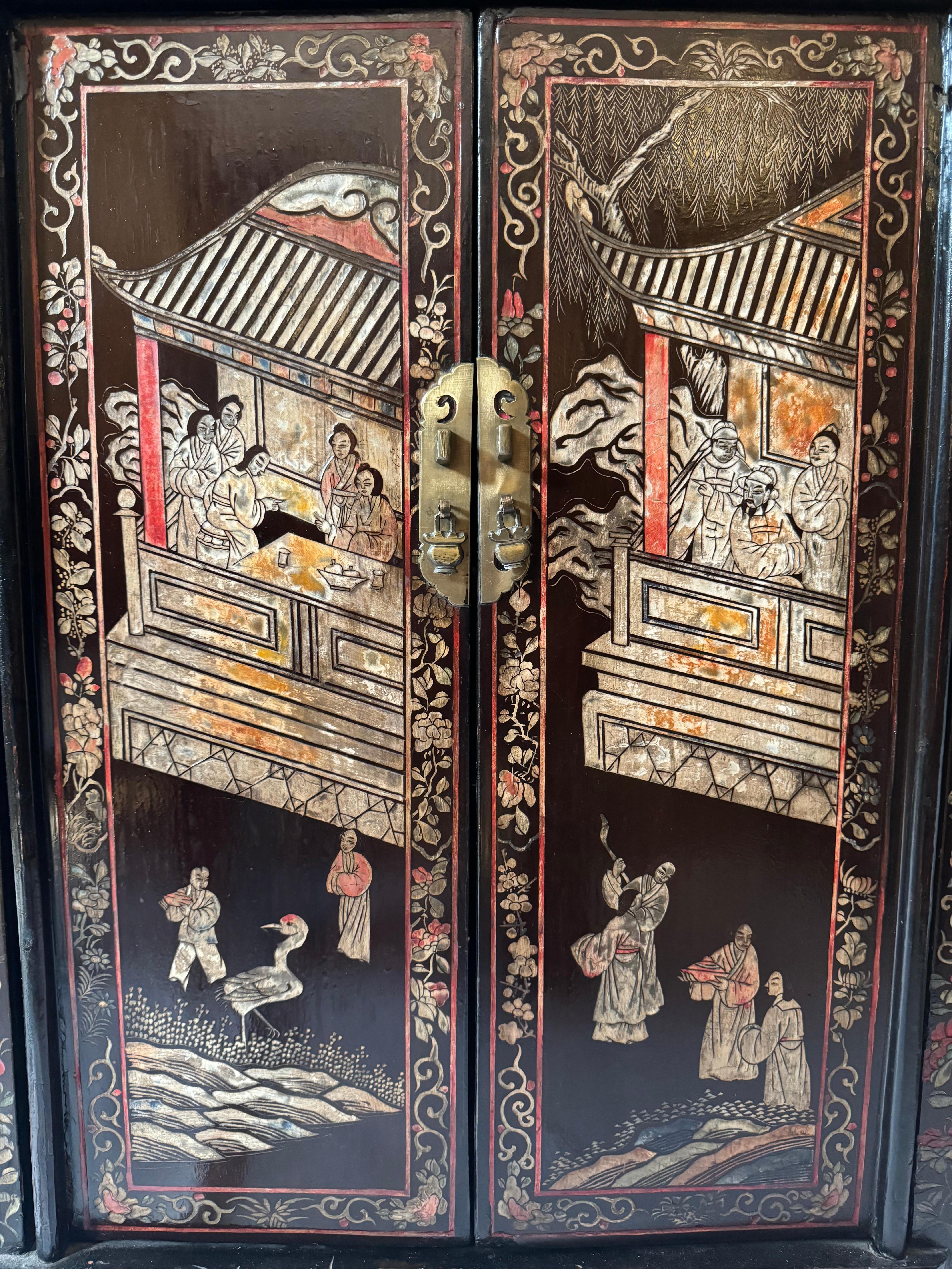 19th Century Chinoiserie Lacquer Side Cabinet For Sale 2