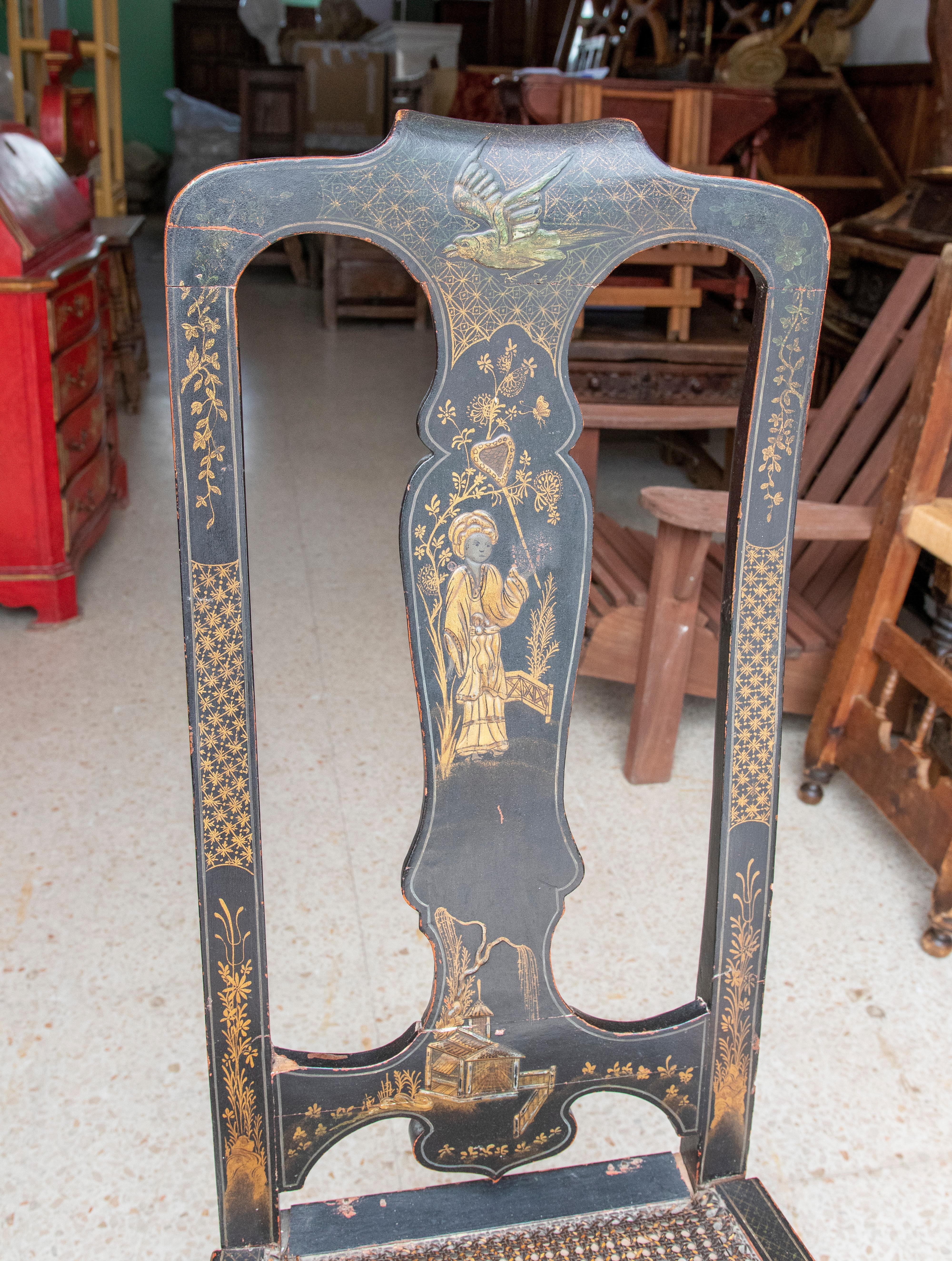 Wood 19th Century Chinoiserie Lacquered Chair from England For Sale