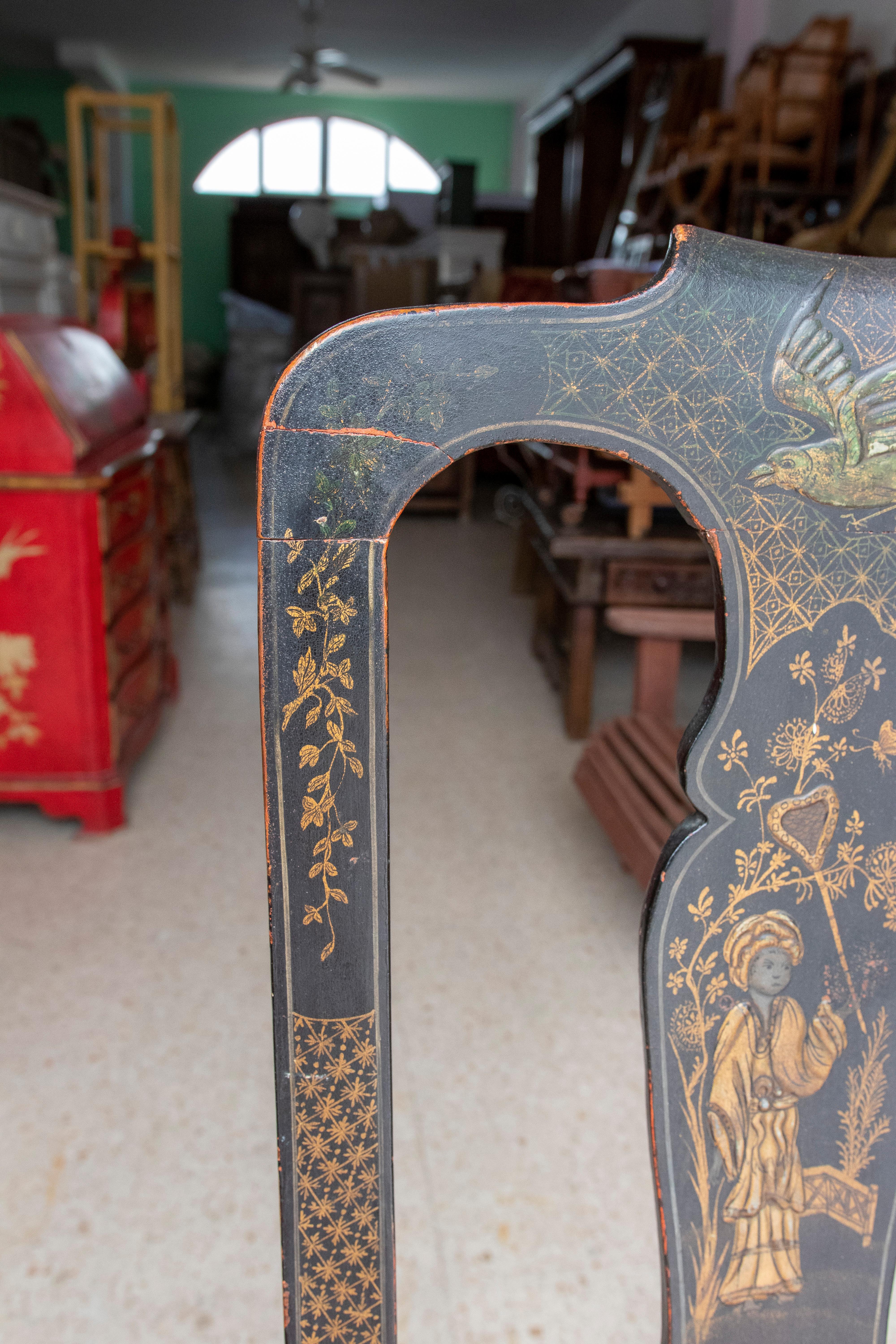 Lackierter Chinoiserie-Stuhl aus England, 19. Jahrhundert im Angebot 1