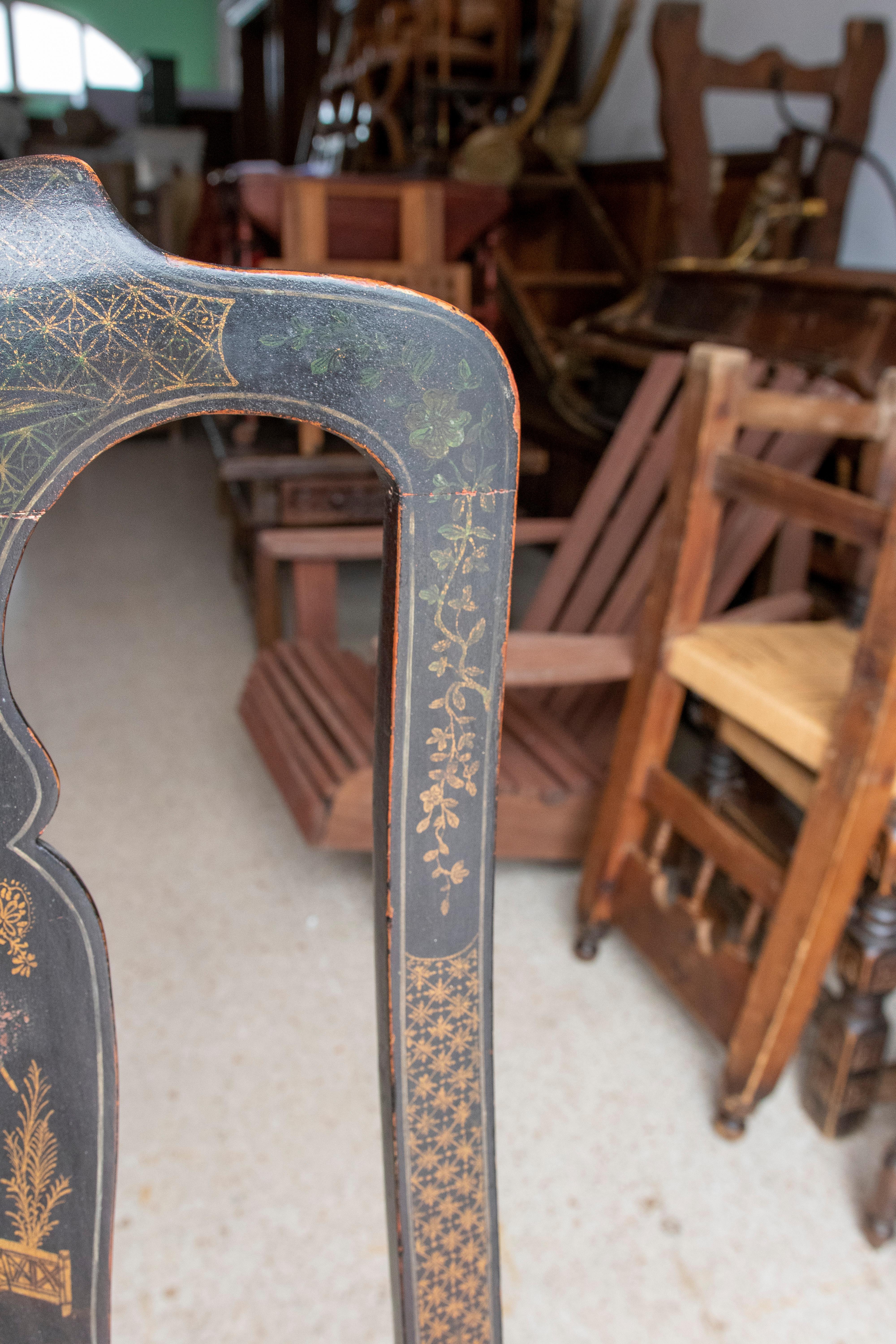 19th Century Chinoiserie Lacquered Chair from England For Sale 4