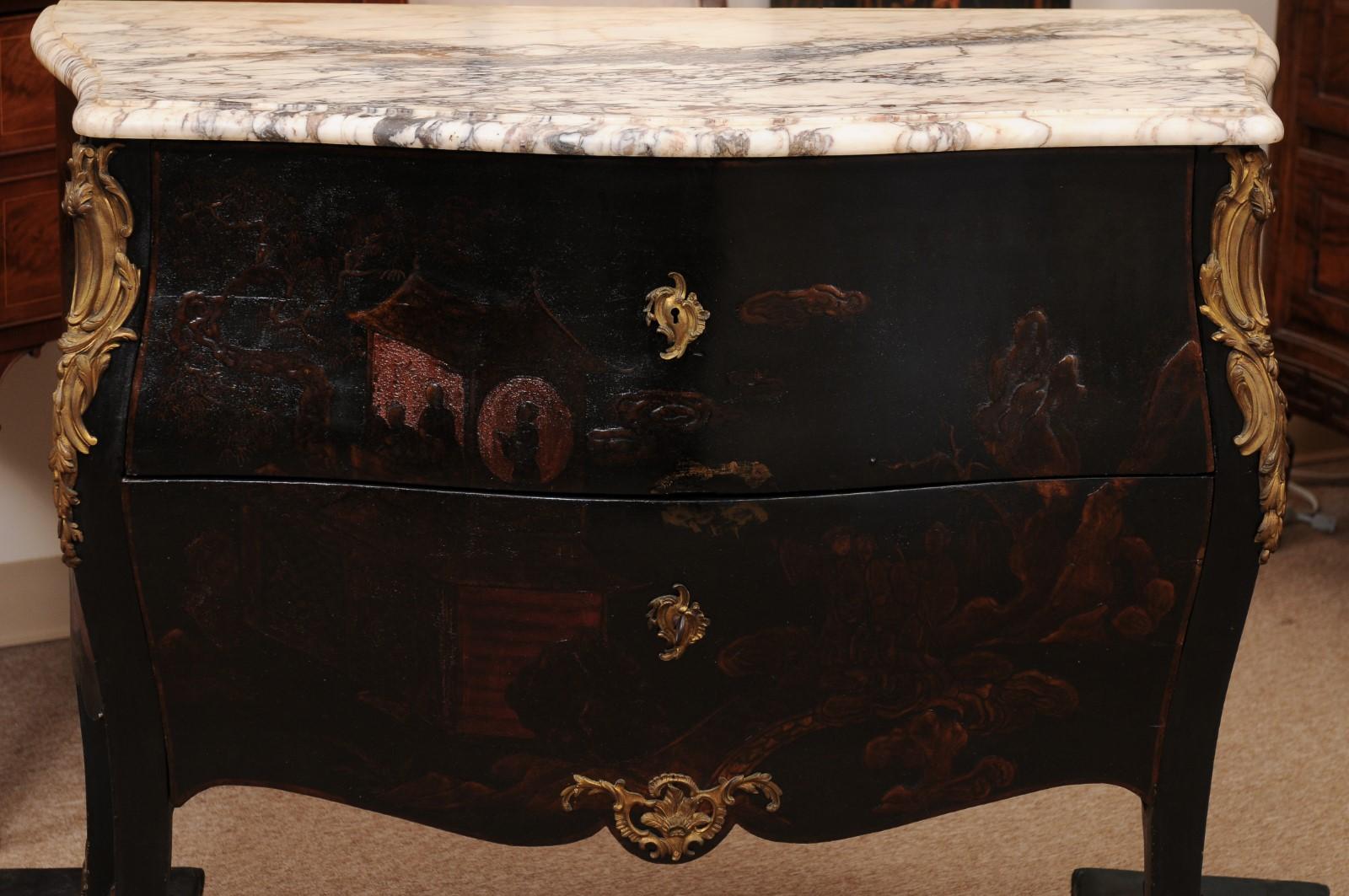 Commode laquée Chinoiserie du 19ème siècle en vente 7