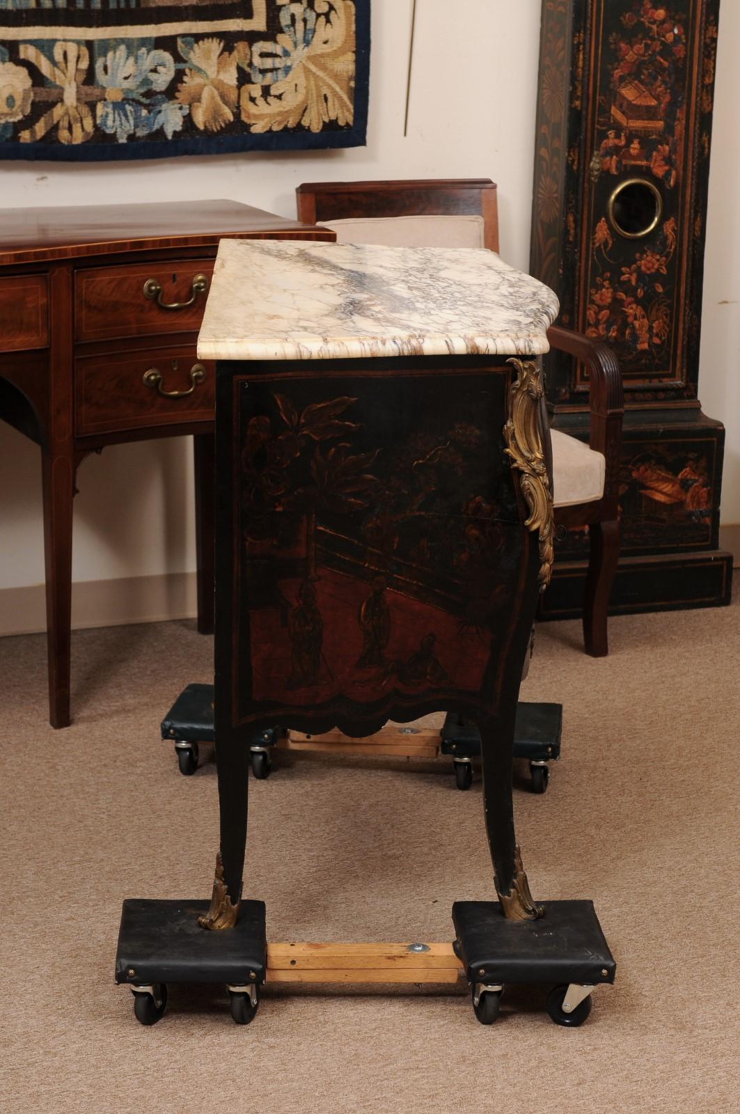 Bois Commode laquée Chinoiserie du 19ème siècle en vente