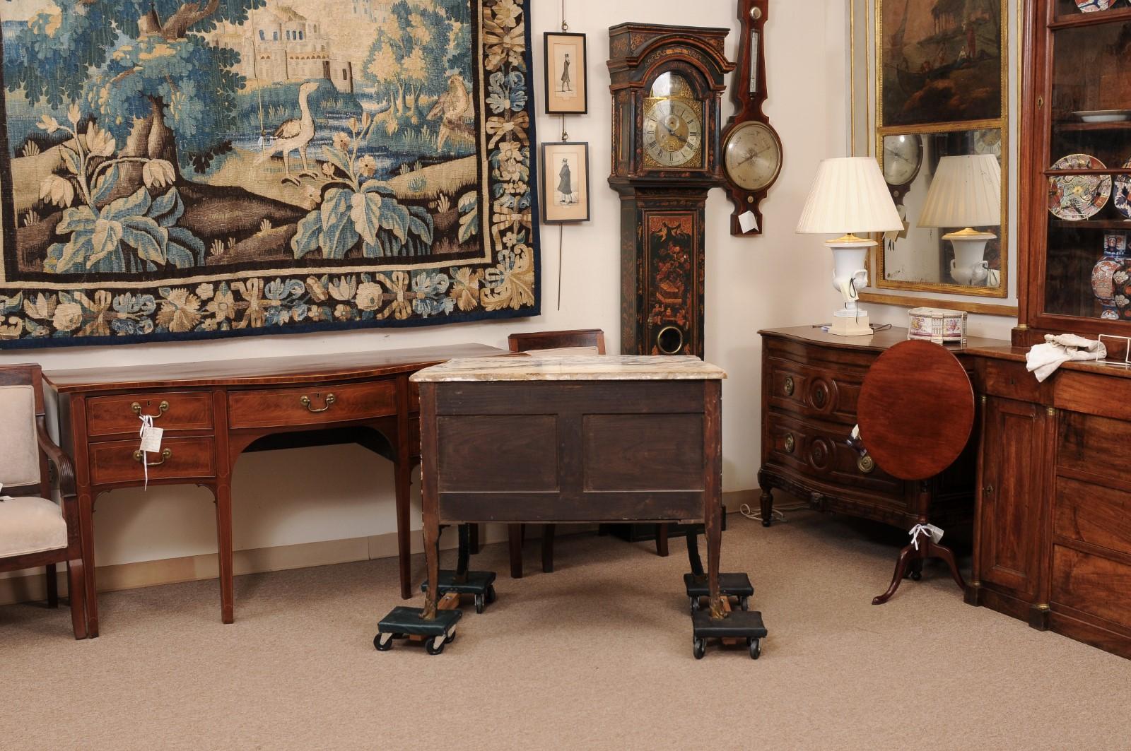 Commode laquée Chinoiserie du 19ème siècle en vente 2