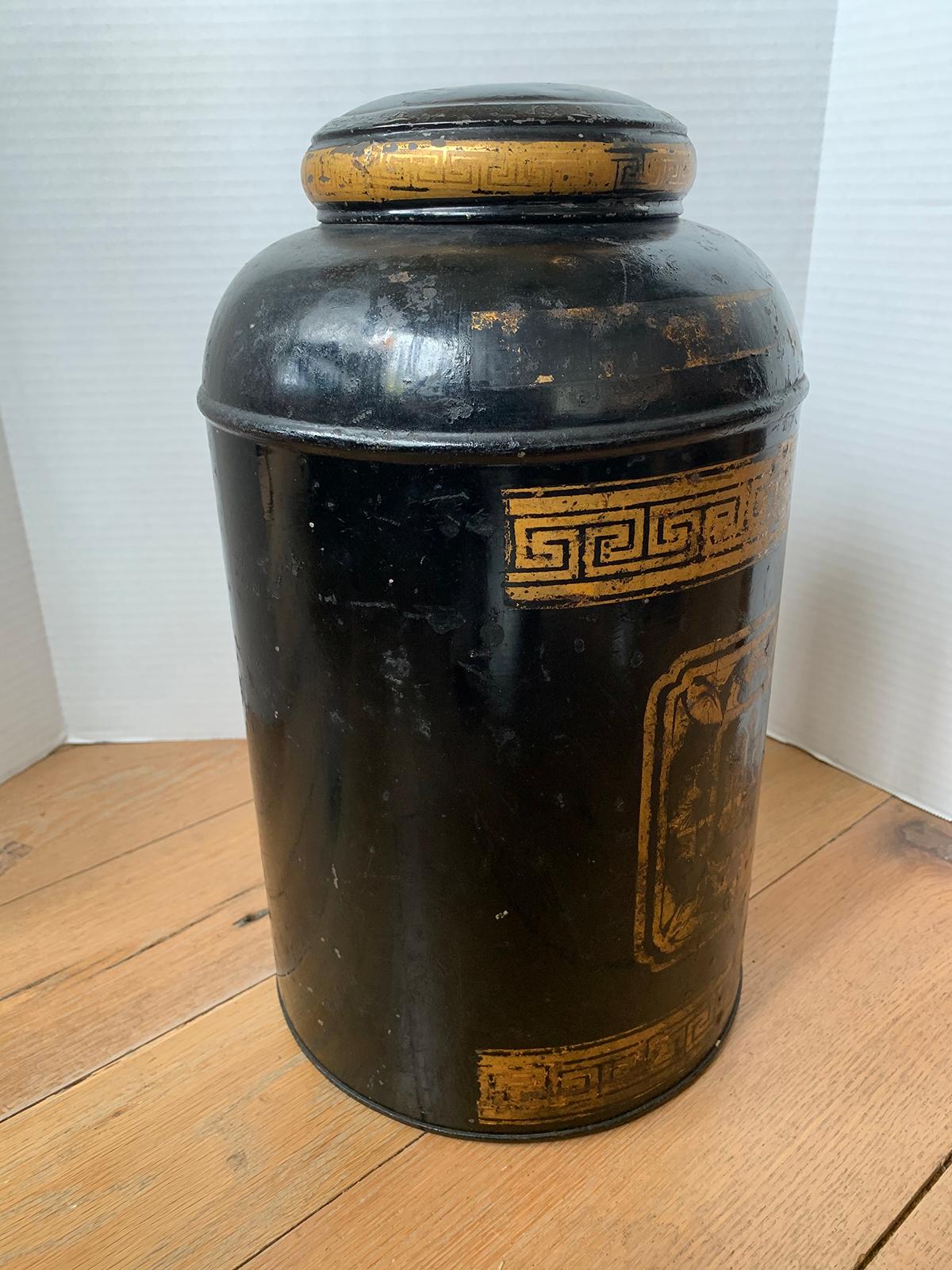 19th Century Chinoiserie Lidded Tole Tea Tin For Sale 3