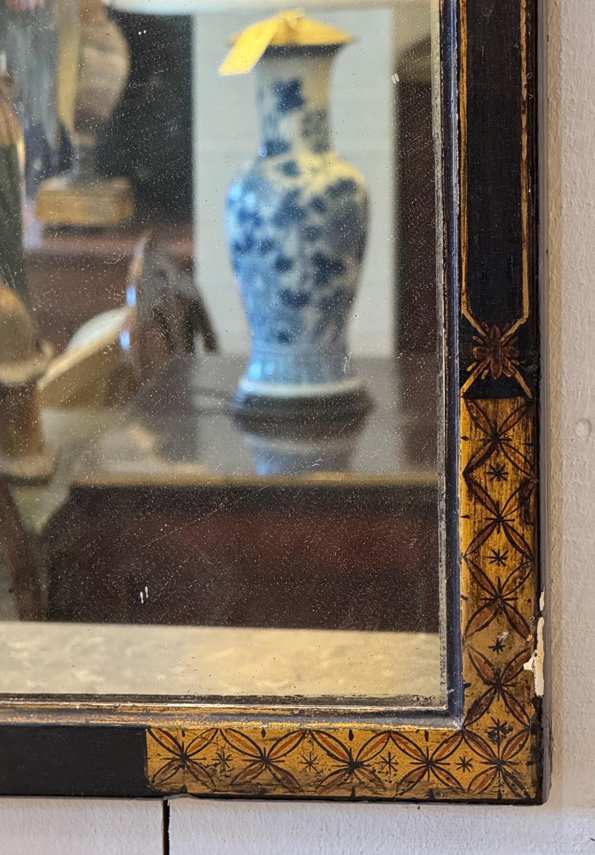 Espejo Chinoiserie Siglo XIX Con Detalles Dorados en venta 1
