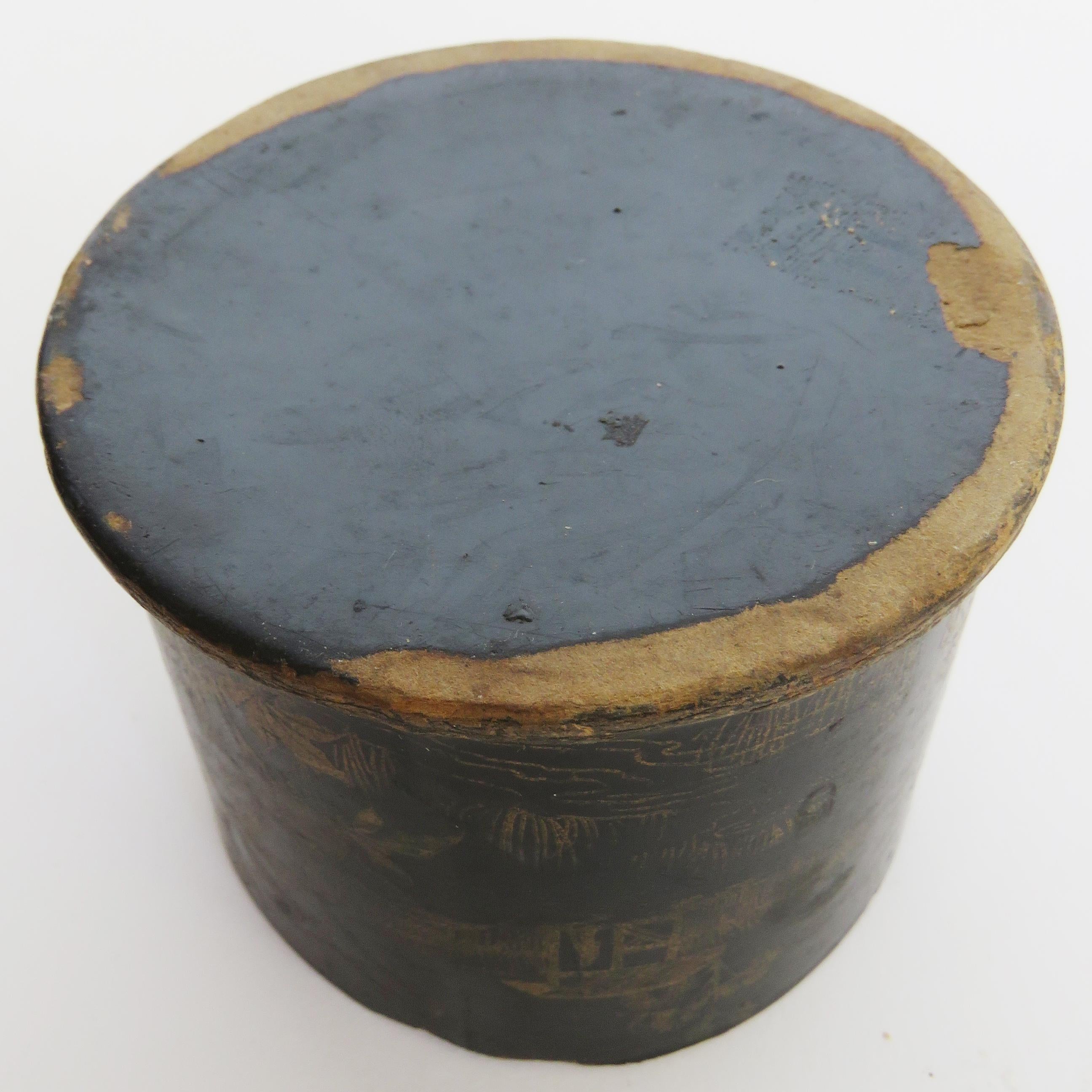 19th Century Chinoiserie Papier Mâché Lacquer Black Gold Box For Sale 1