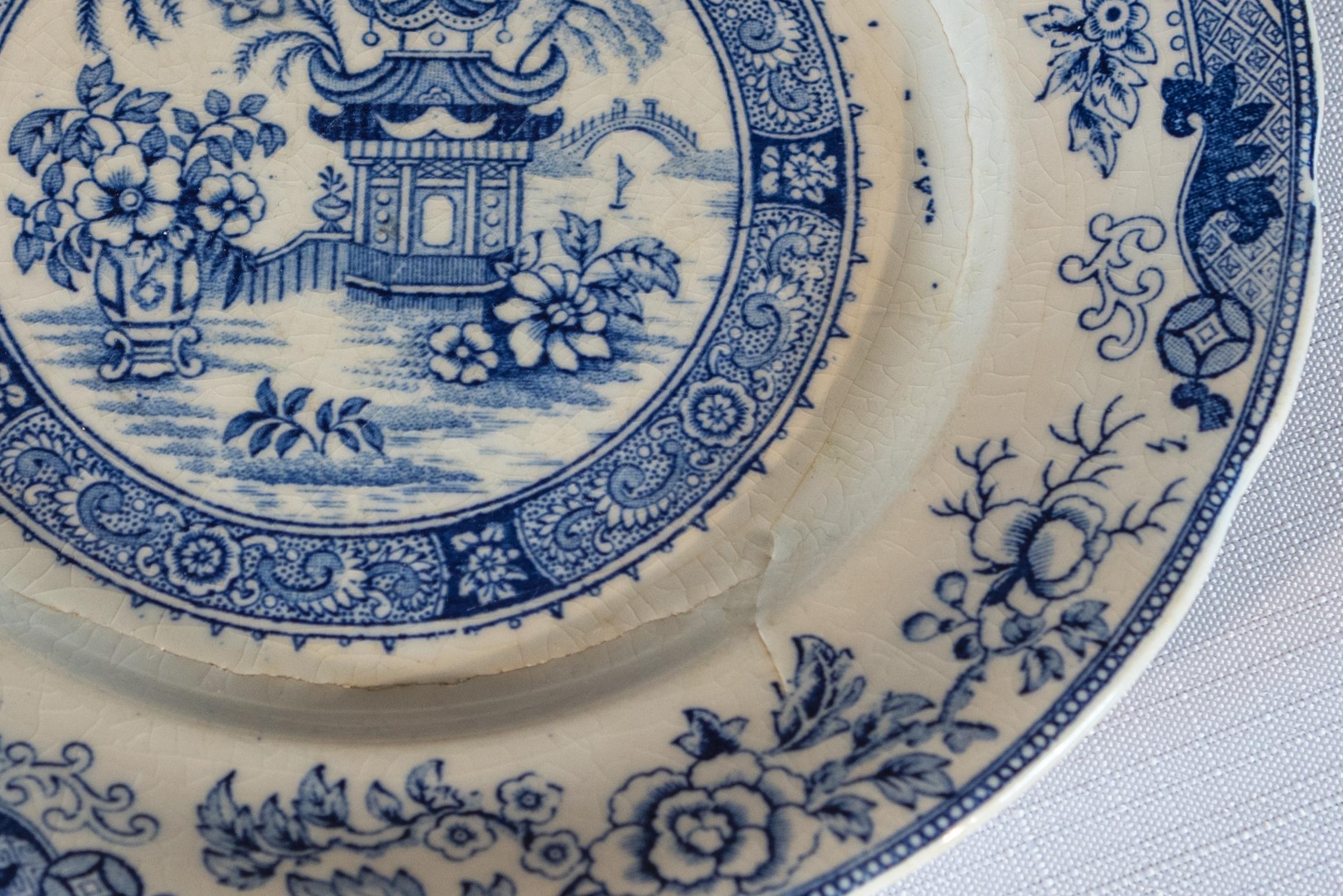 Glazed 19th Century Chinoiserie Plate by Creil Et Montereau For Sale