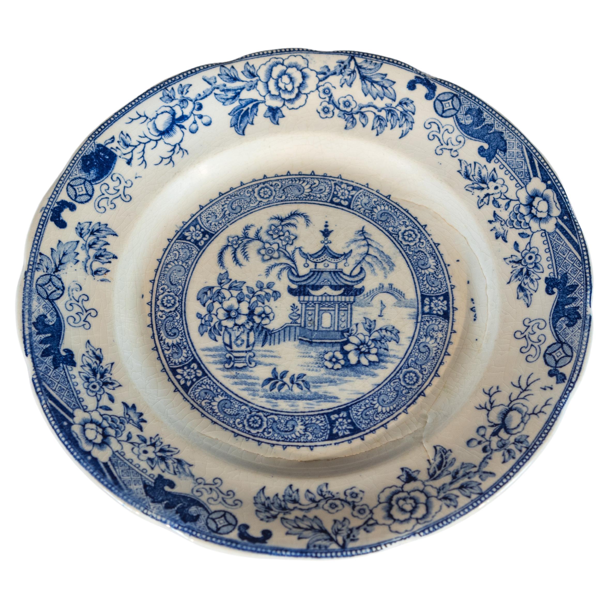 19th Century Chinoiserie Plate by Creil Et Montereau For Sale