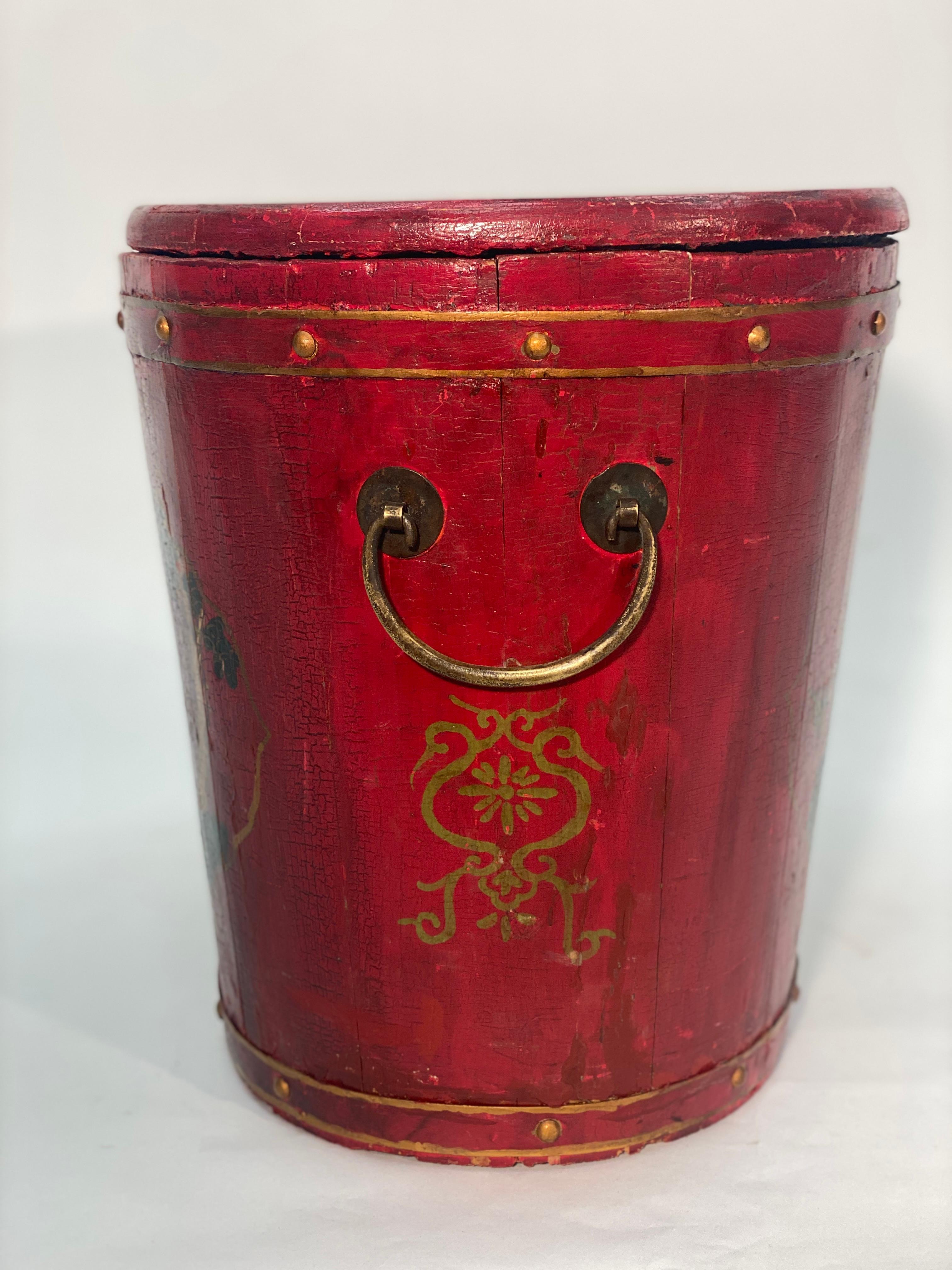 19th Century Chinoiserie Red Lacquered Lidded Rice Pail In Good Condition In Nashville, TN