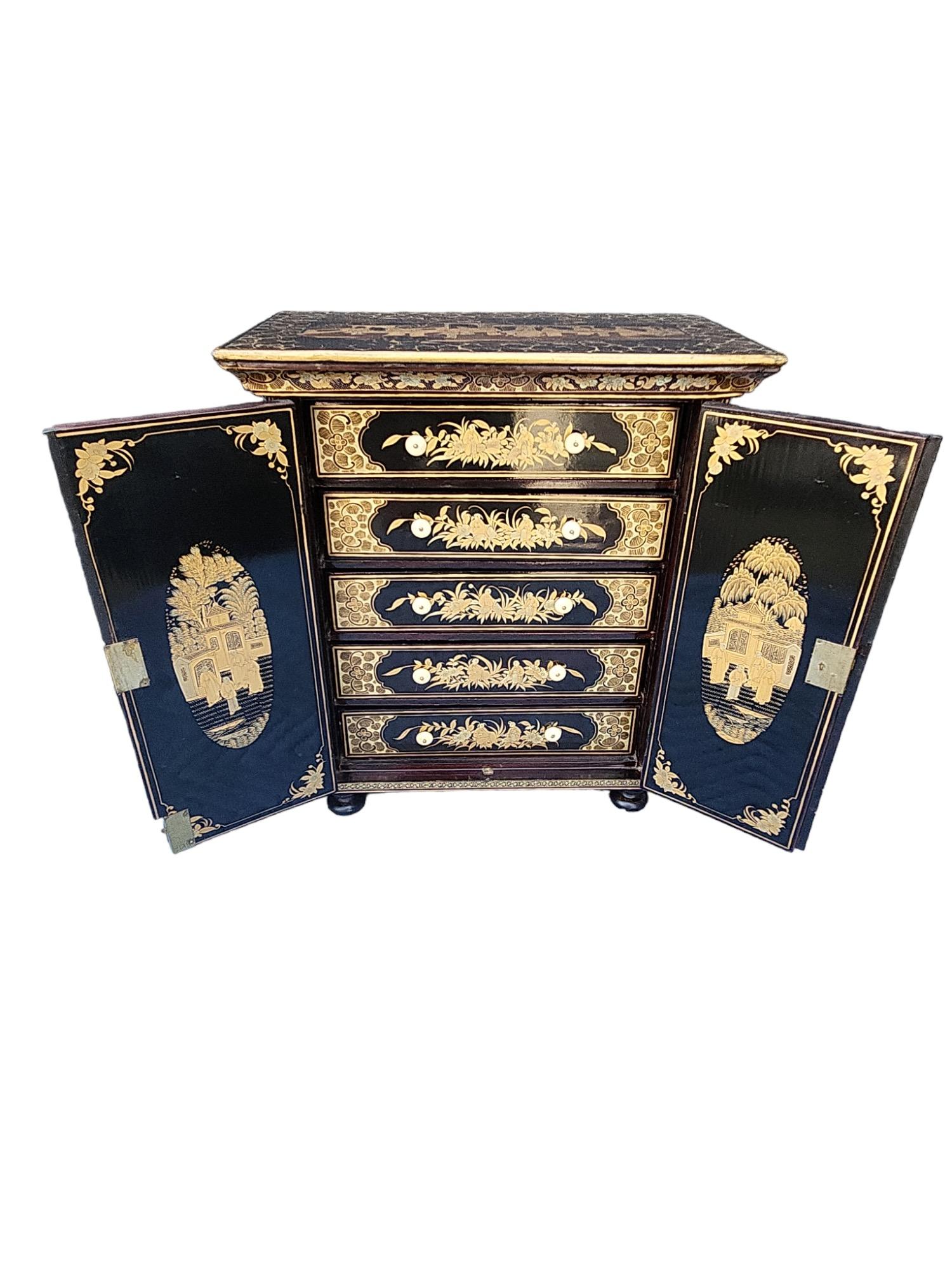 Chinese 19th Century Chinoiserie Tall Box For Sale