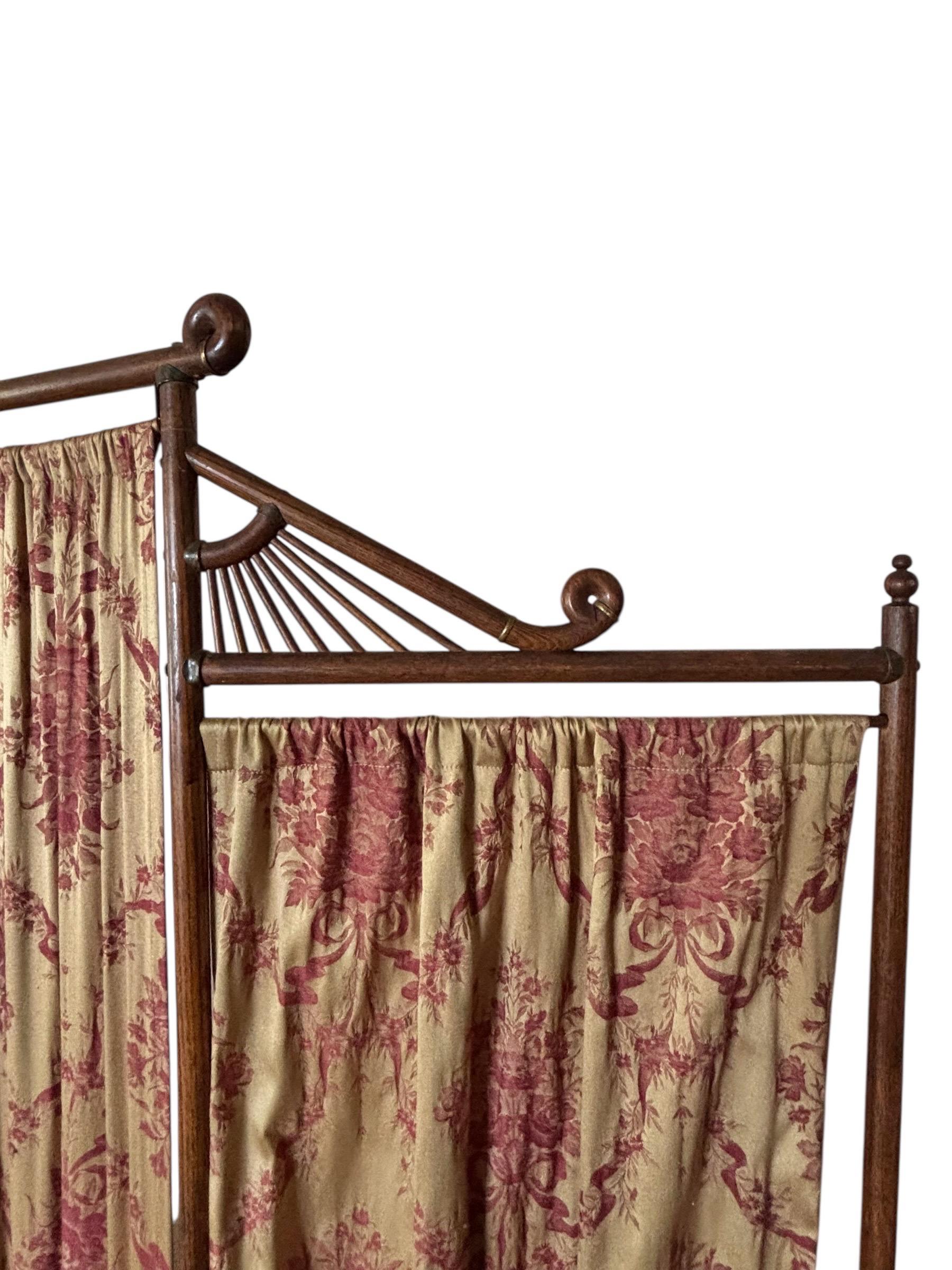 19th Century Chinoiserie Three Panel Folding Privacy Screen In Good Condition For Sale In Bradenton, FL