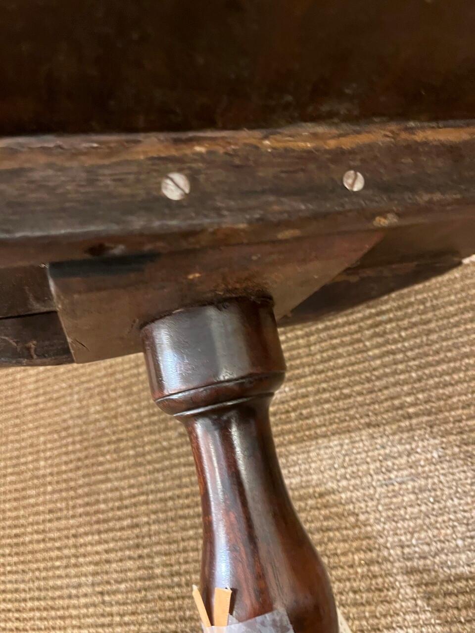 Table à vin tripode Chinoiserie du 19ème siècle en vente 3