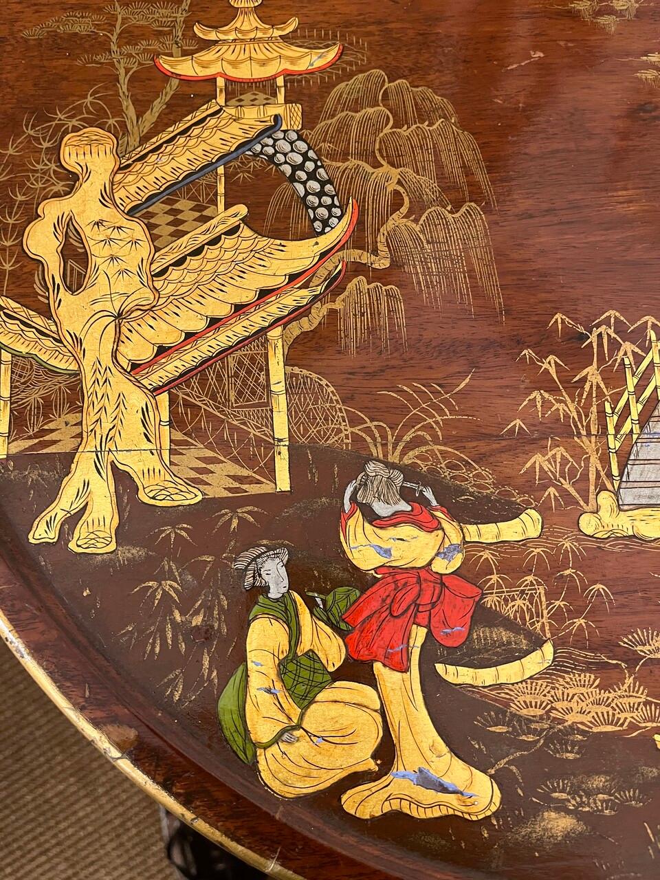 Chinoiseries Table à vin tripode Chinoiserie du 19ème siècle en vente