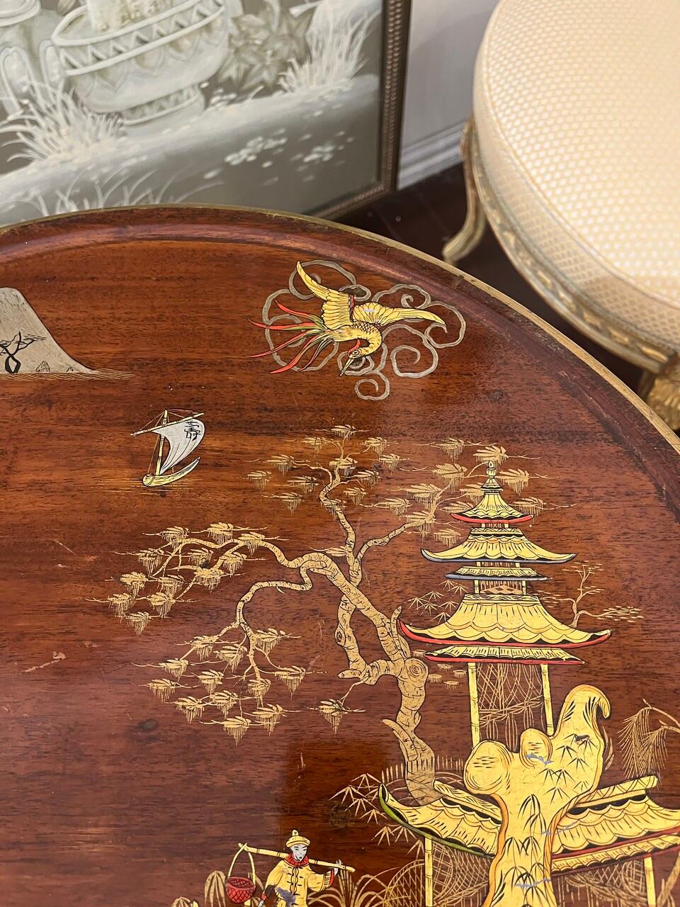 Table à vin tripode Chinoiserie du 19ème siècle Bon état - En vente à Houston, TX