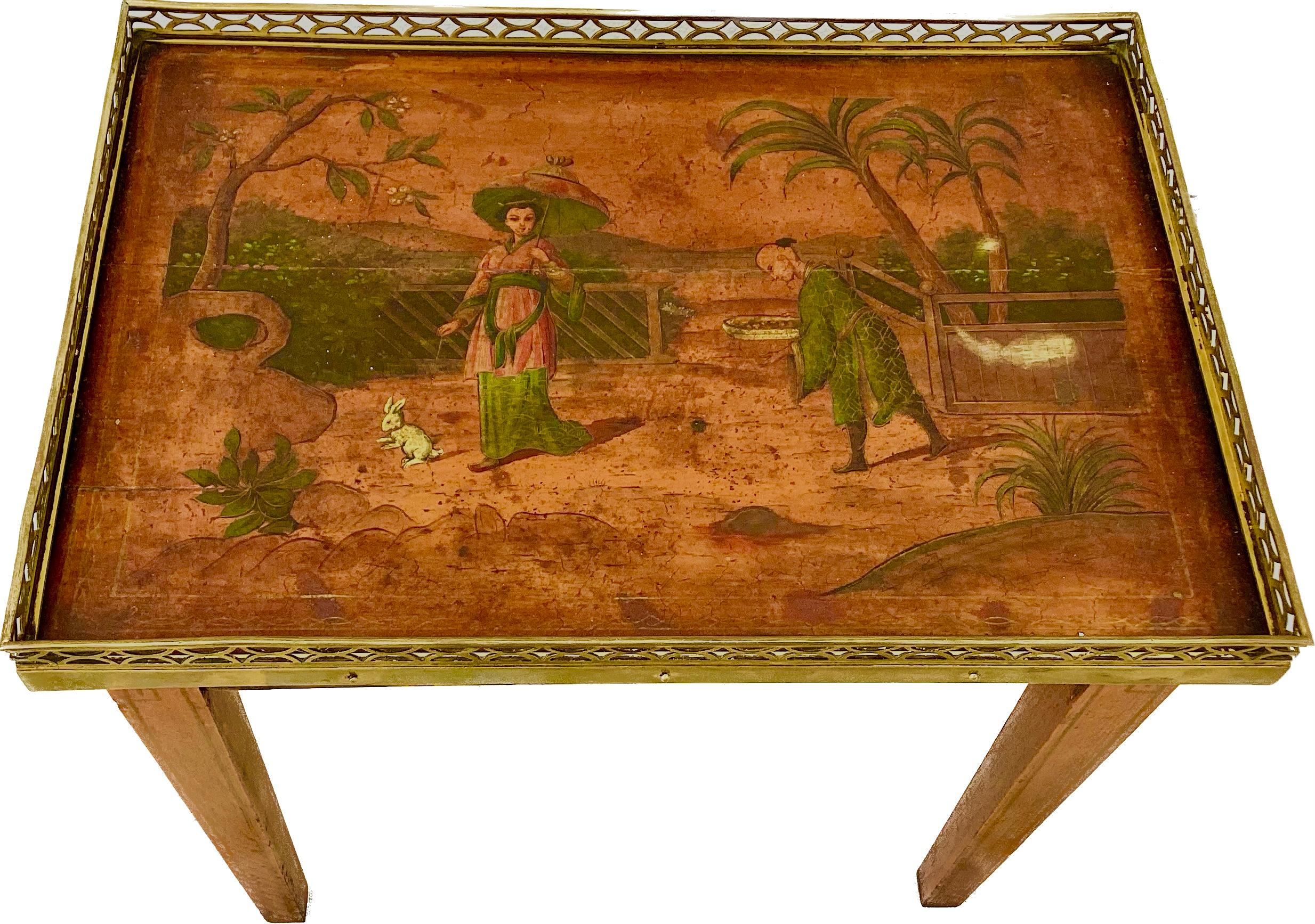 Table d'appoint en bois et laiton de la Chinoiserie du XIXe siècle en vente 1
