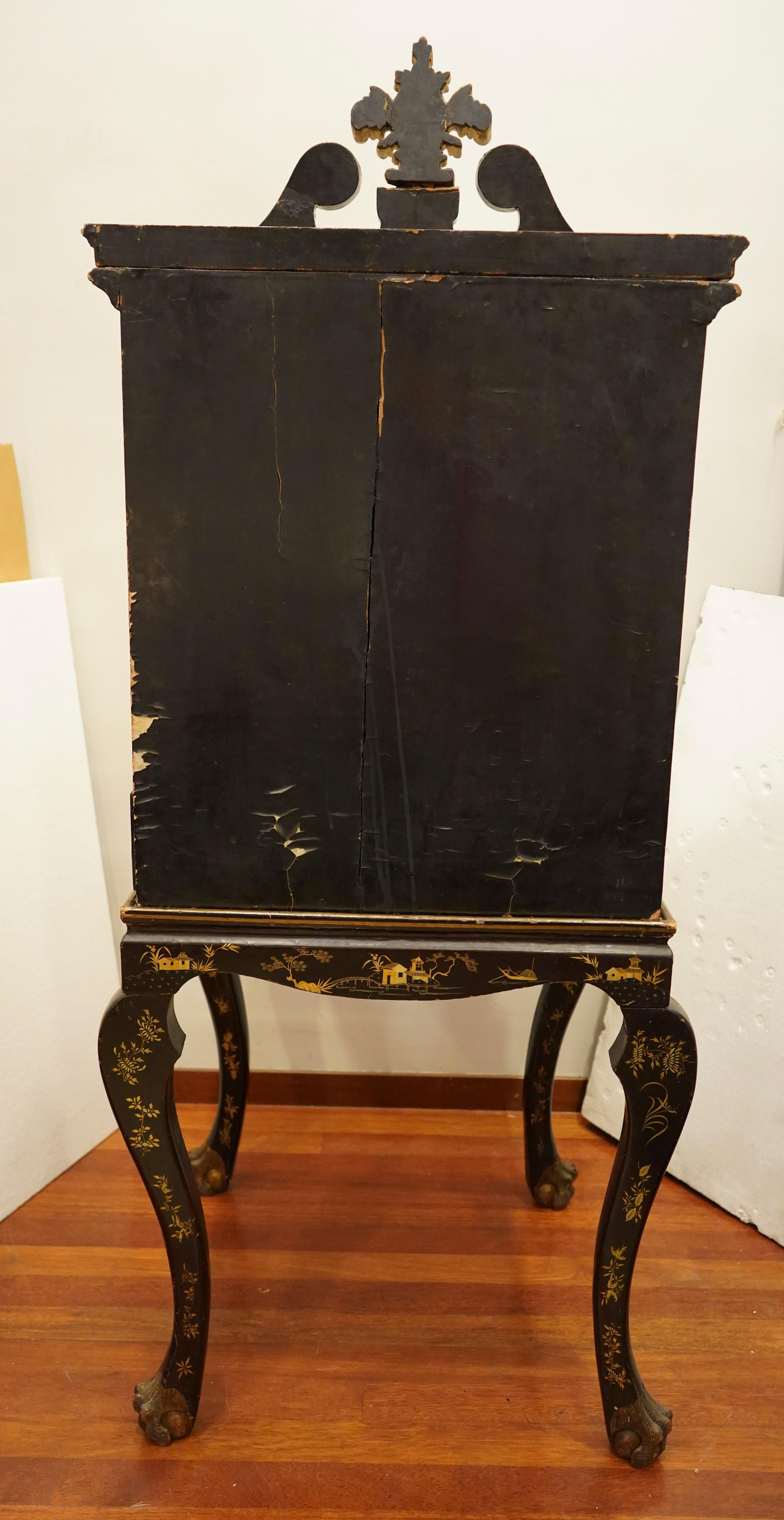 19th Century Chinoiseries Lacquered English Cabinet, circa 1870 10