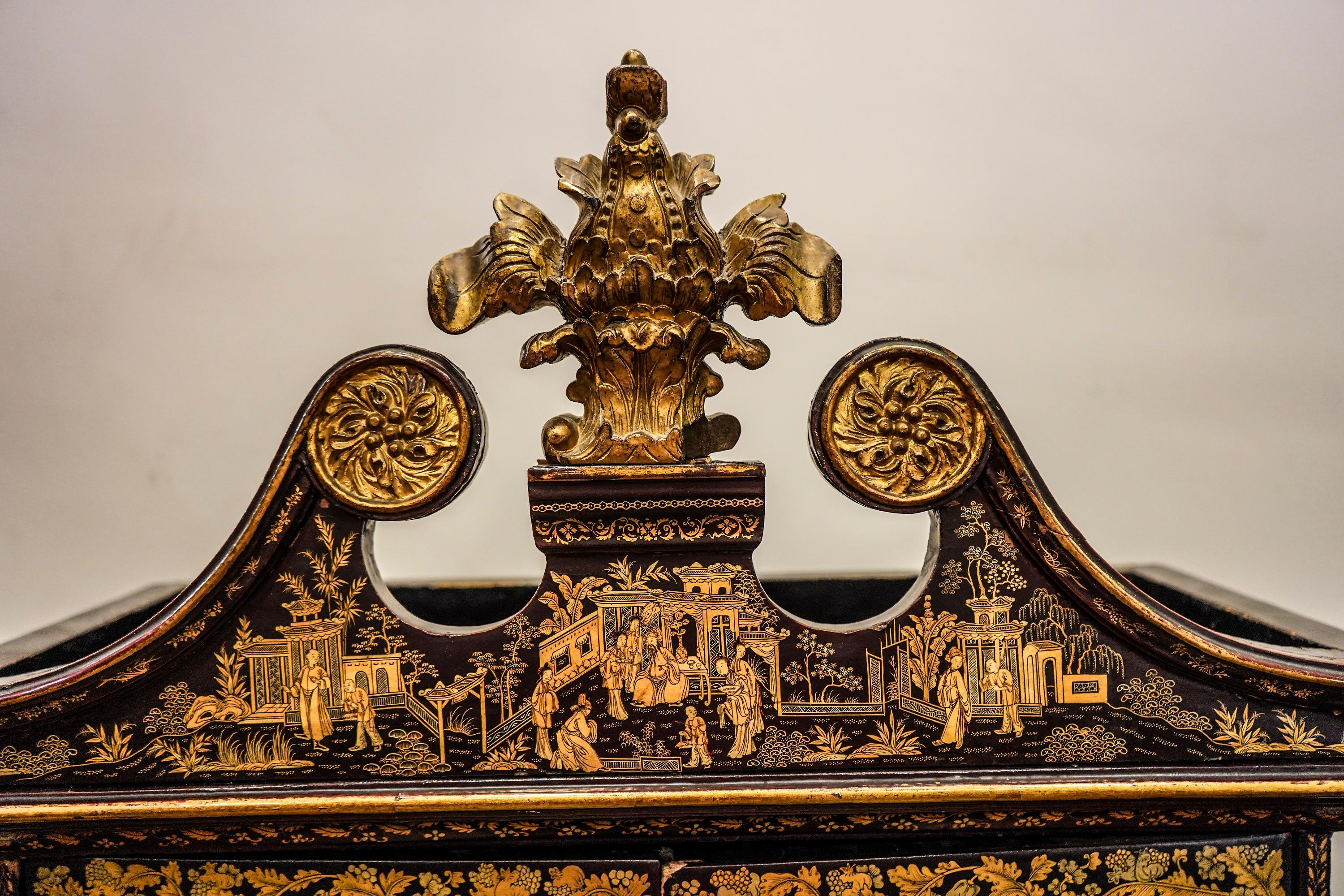 Hand-Carved 19th Century Chinoiseries Lacquered English Cabinet, circa 1870
