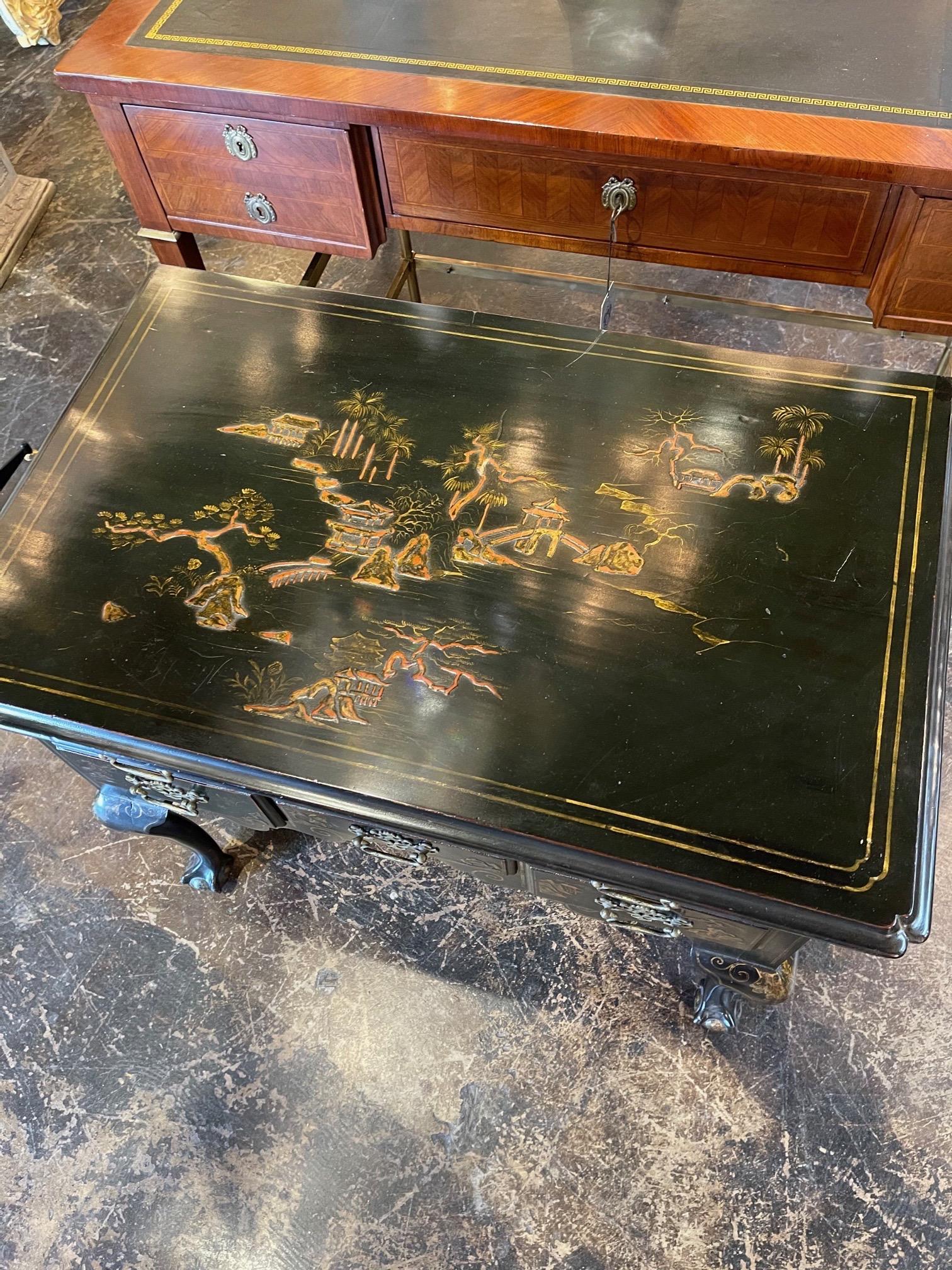 English 19th Century Chippendale Black Lacquered Lowboy with Chinoiserie For Sale