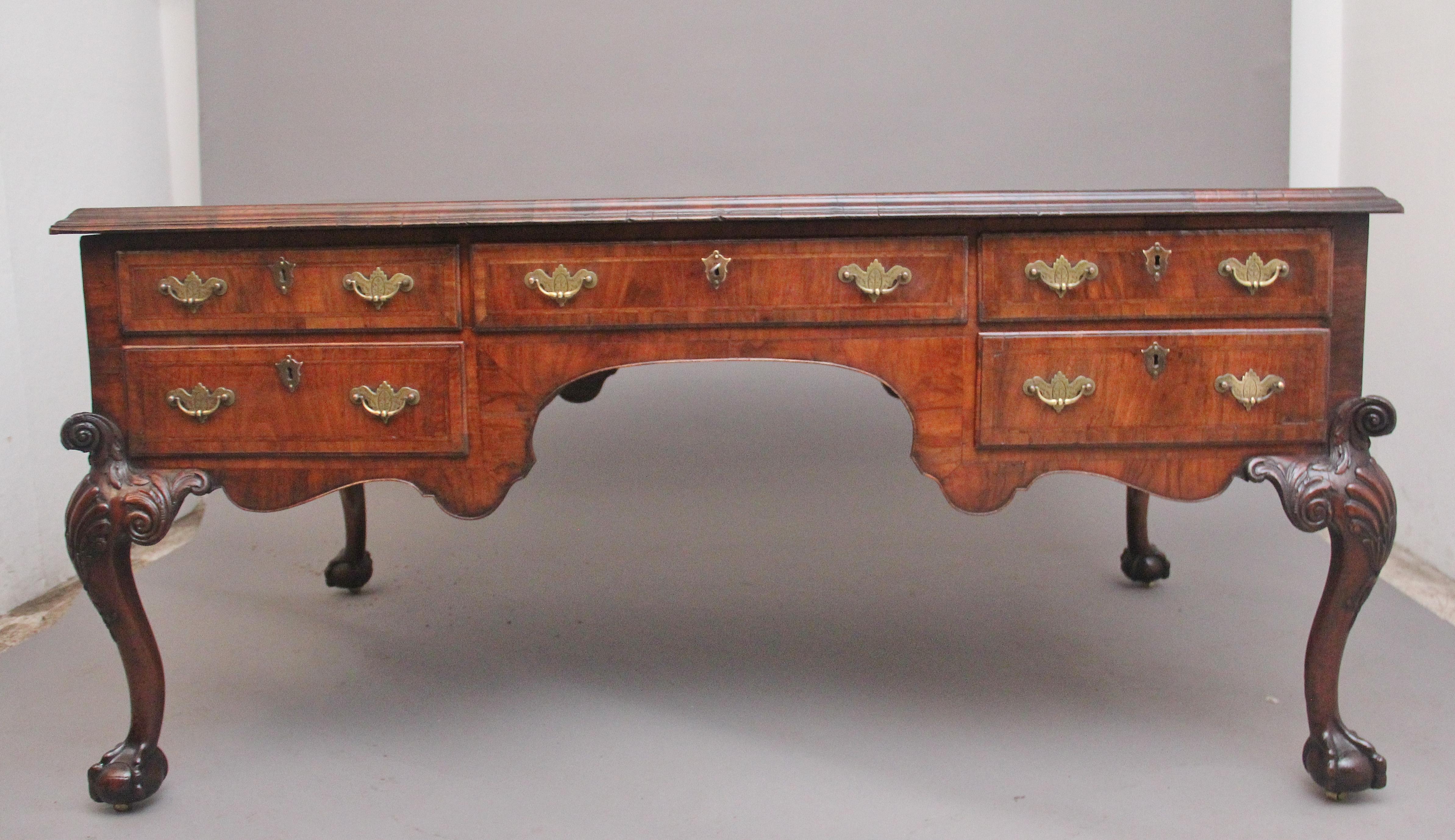 19th Century Chippendale Burl Walnut Partner's Writing Desk (Britisch) im Angebot