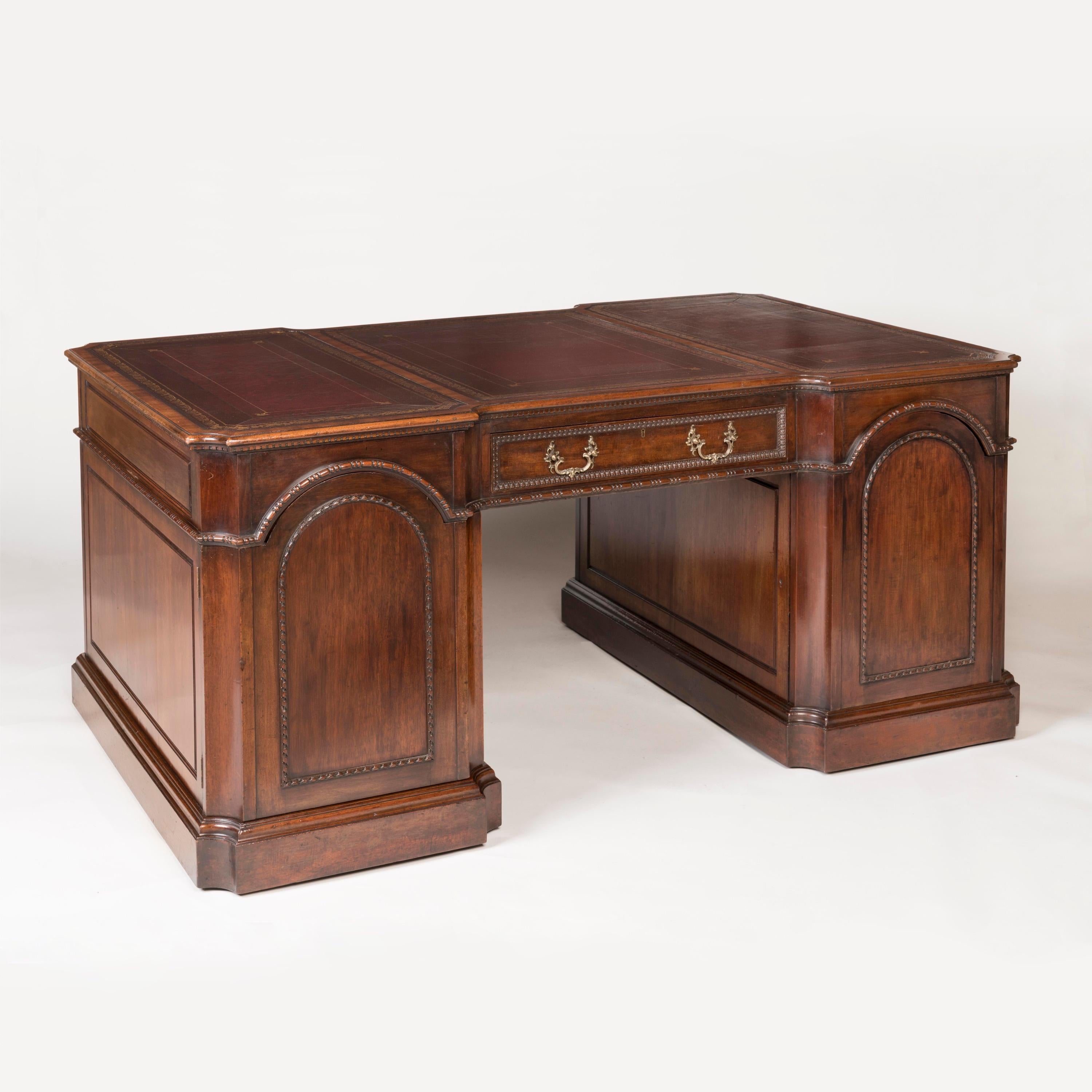 English 19th Century Chippendale Design Mahogany Pedestal Desk For Sale