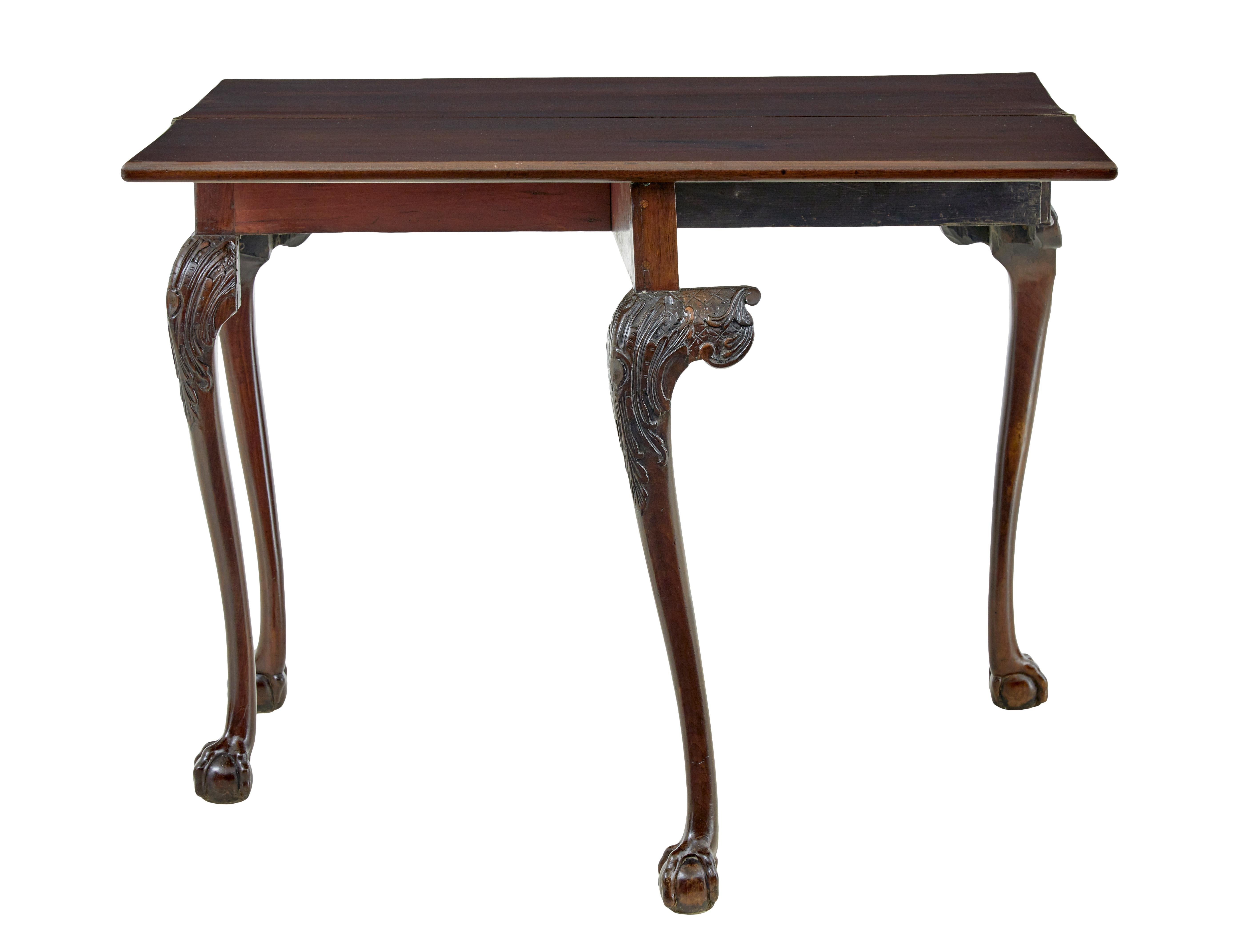 Chippendale Table à jeux sculptée chippendale revival du 19e siècle en vente