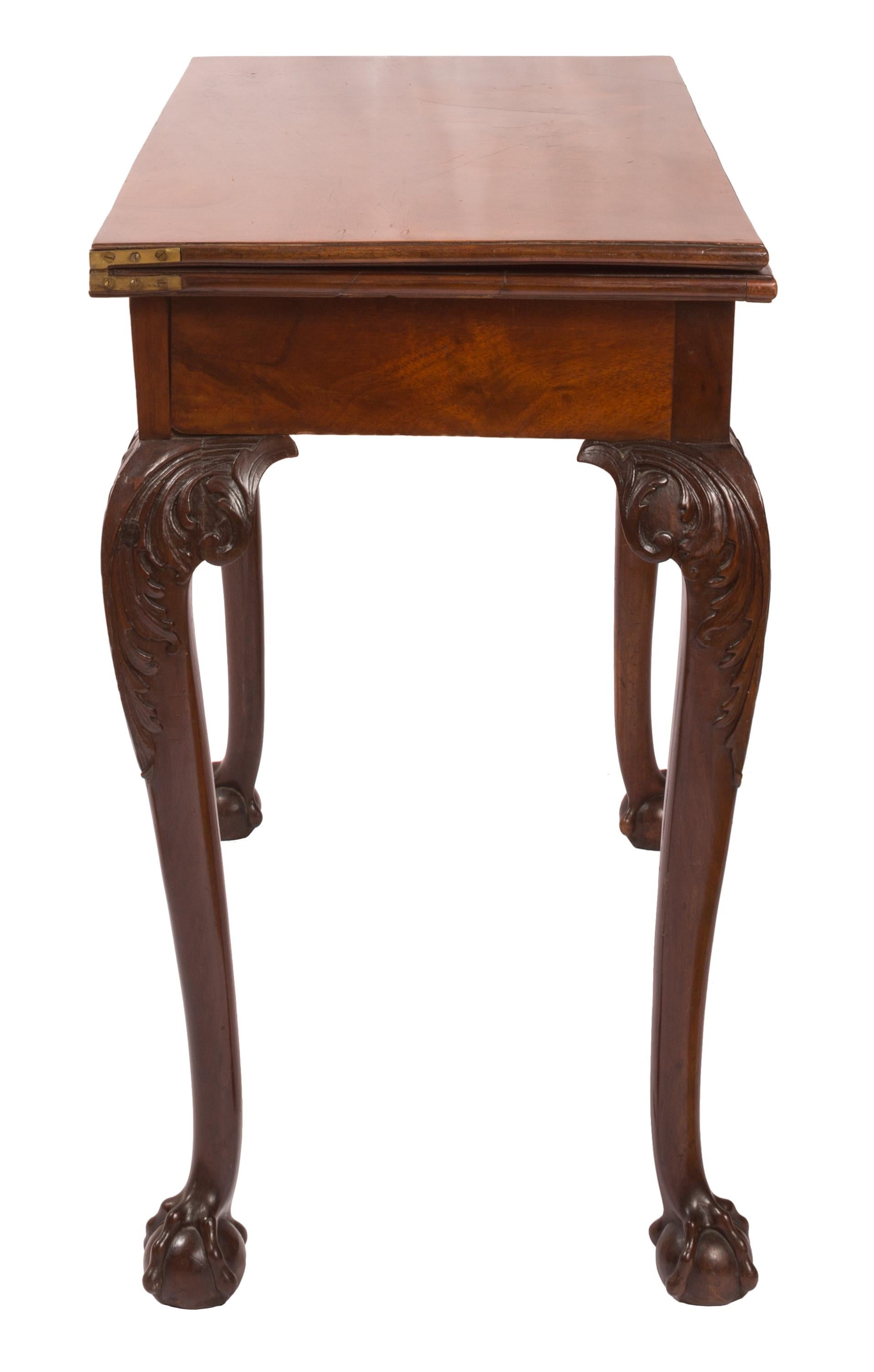 Klappbarer Spiel-/Kartentisch im Chippendale-Stil des 19. Jahrhunderts im Angebot 1