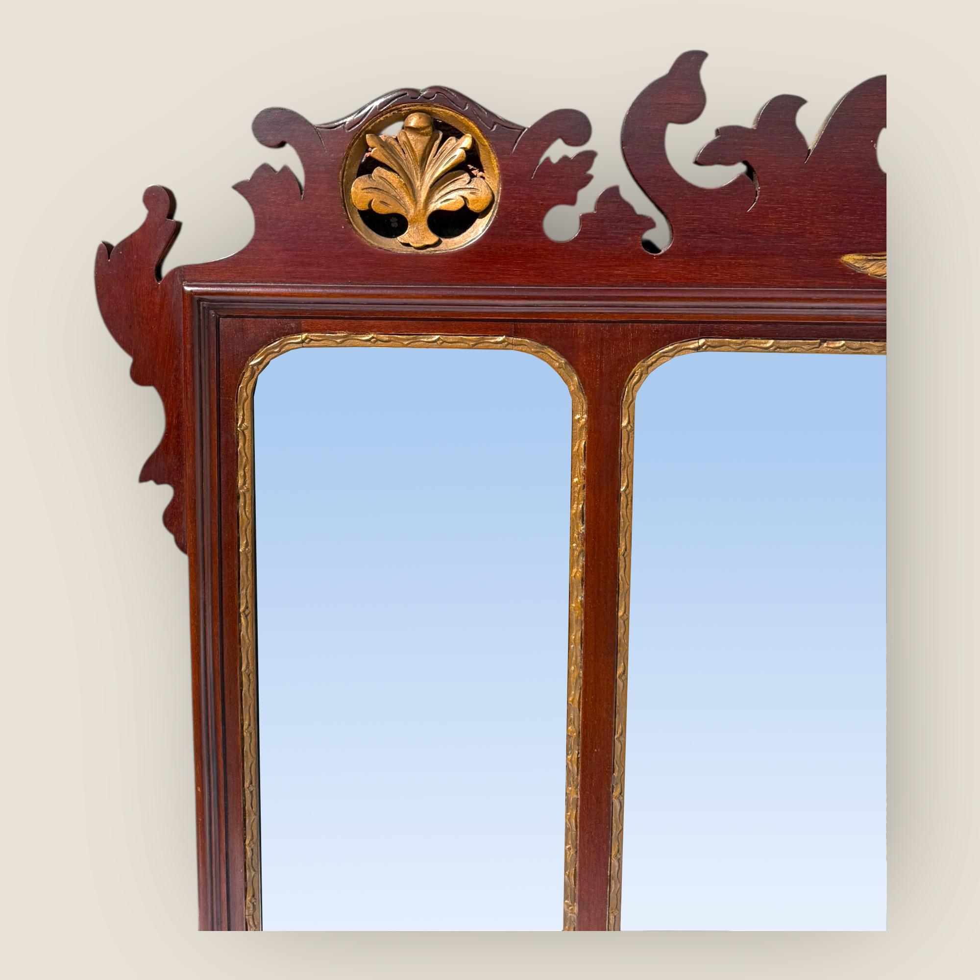 Specchio in mogano in stile Chippendale del XIX secolo in vendita 2