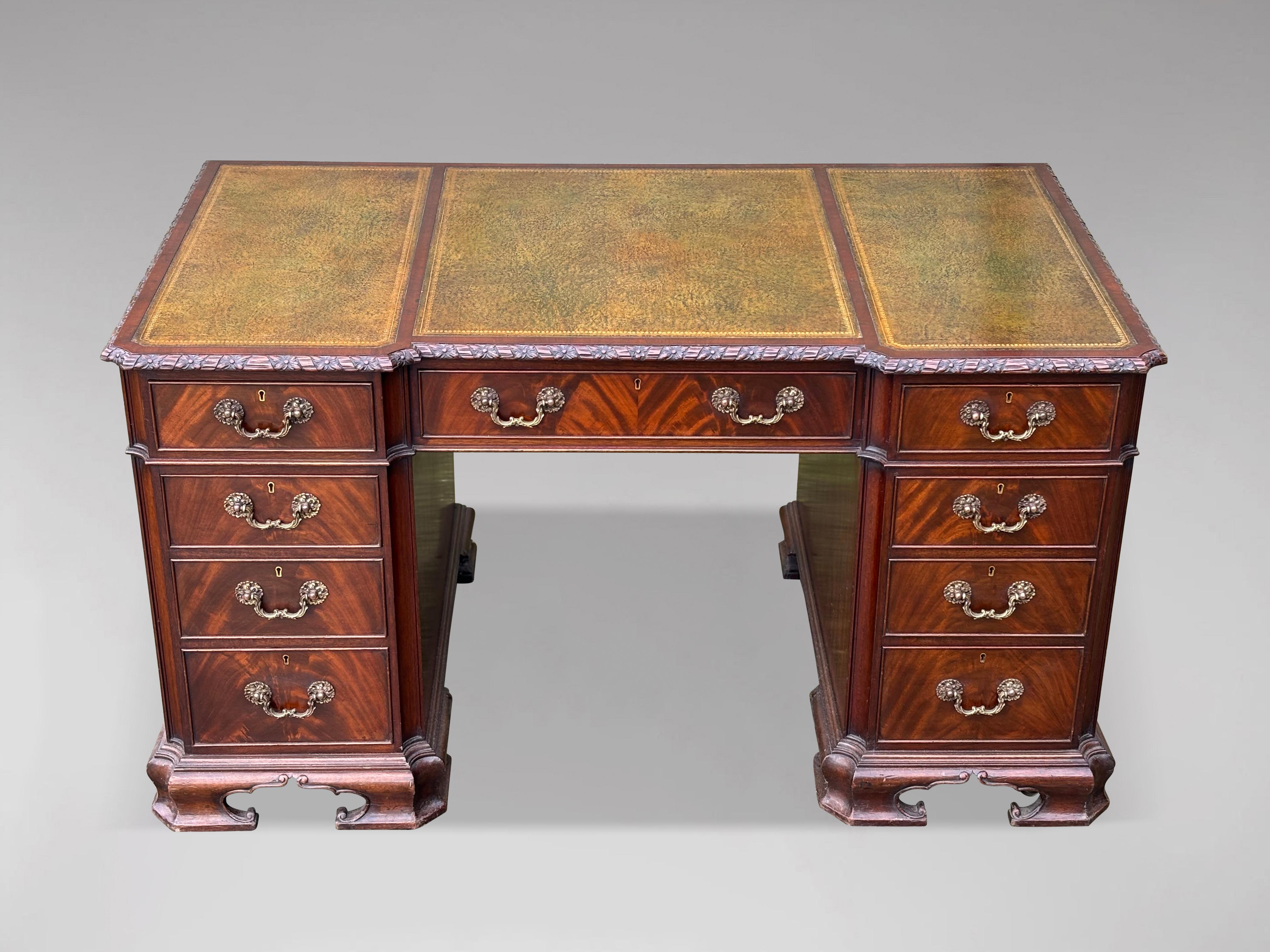 Polished 19th Century Chippendale Style Mahogany Pedestal Desk For Sale