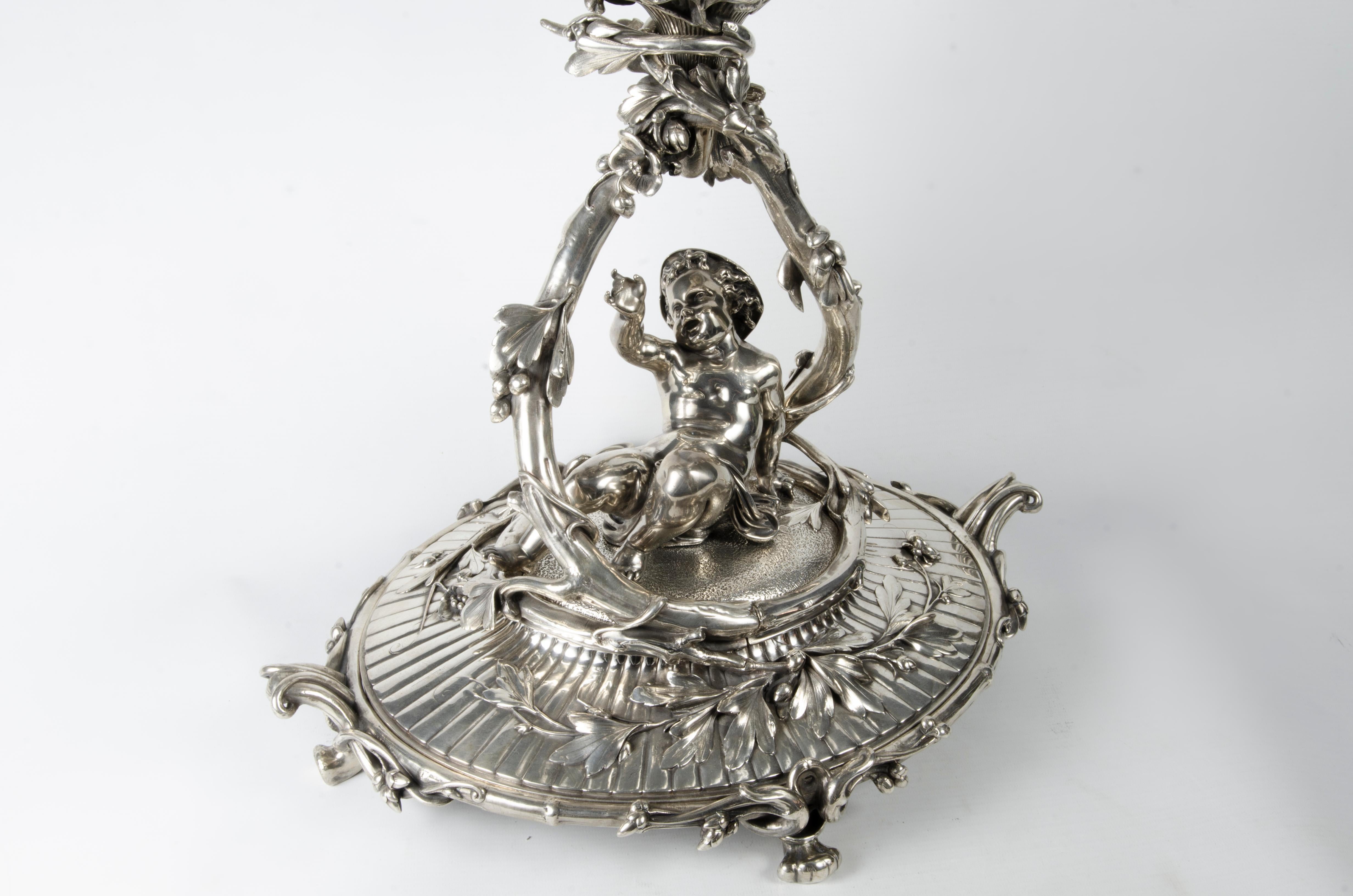 Centro de mesa Christofle plateado del siglo XIX con cuenco de cristal de Baccarat, Francia Francés en venta