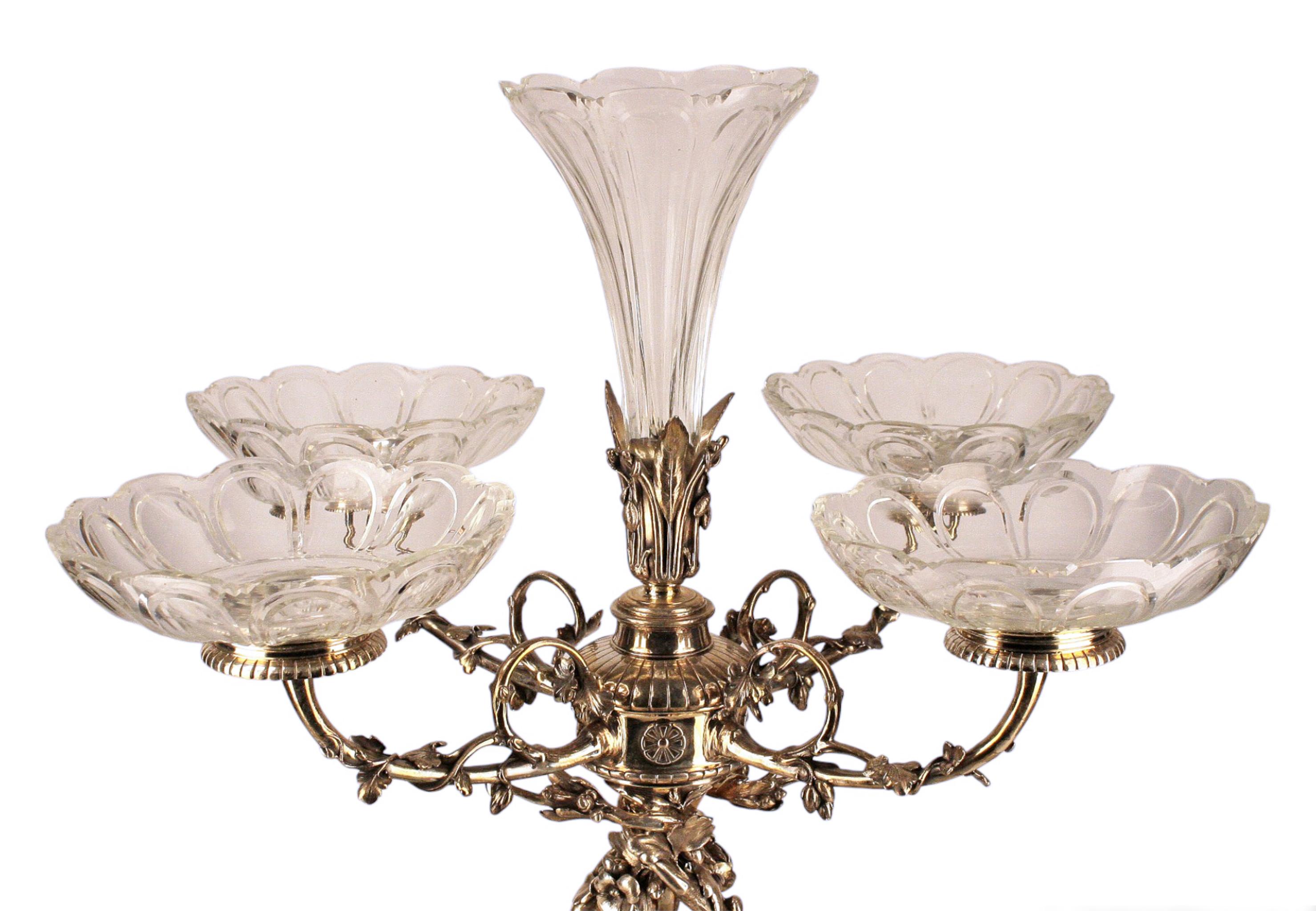 Calco Centrotavola Epergne argentato di Christofle del XIX secolo con vetro Baccarat, Francia in vendita