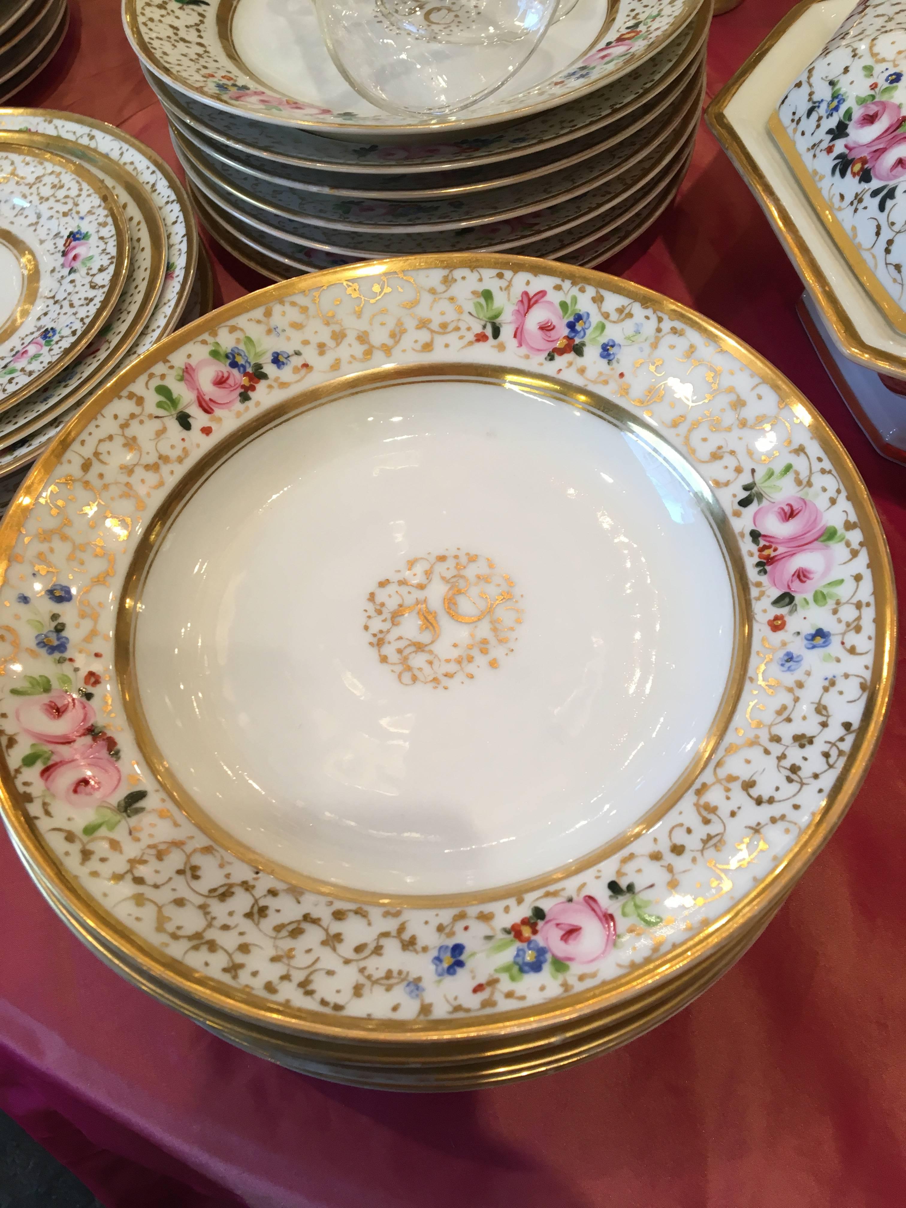 19th Century circa 1830 Porcelaine de Paris Table Service, Porcelain For Sale 4