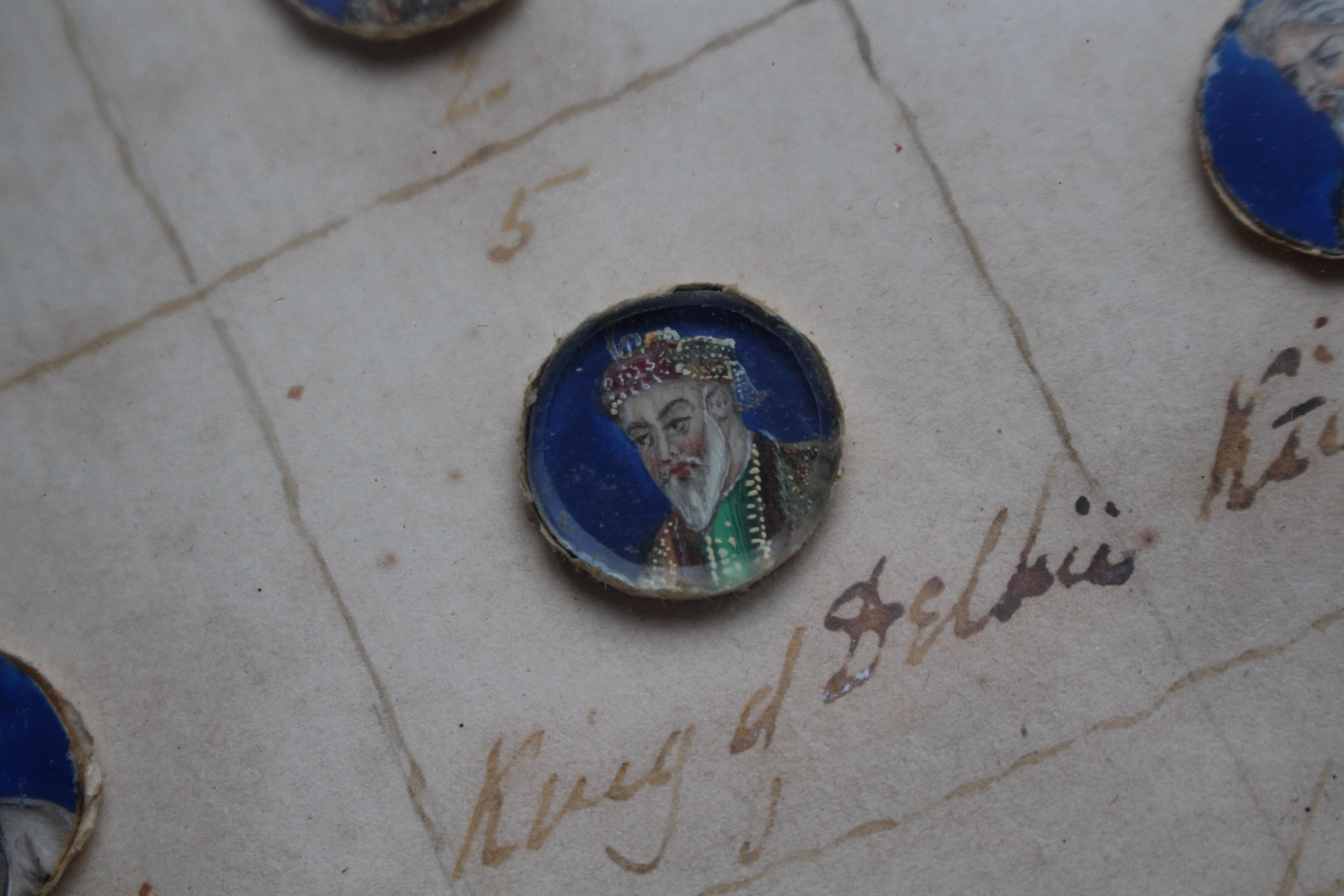 Miniature di bottoni del XIX secolo CIRCA 1860 Ritratti dell'ammutinamento indiano in vendita 3