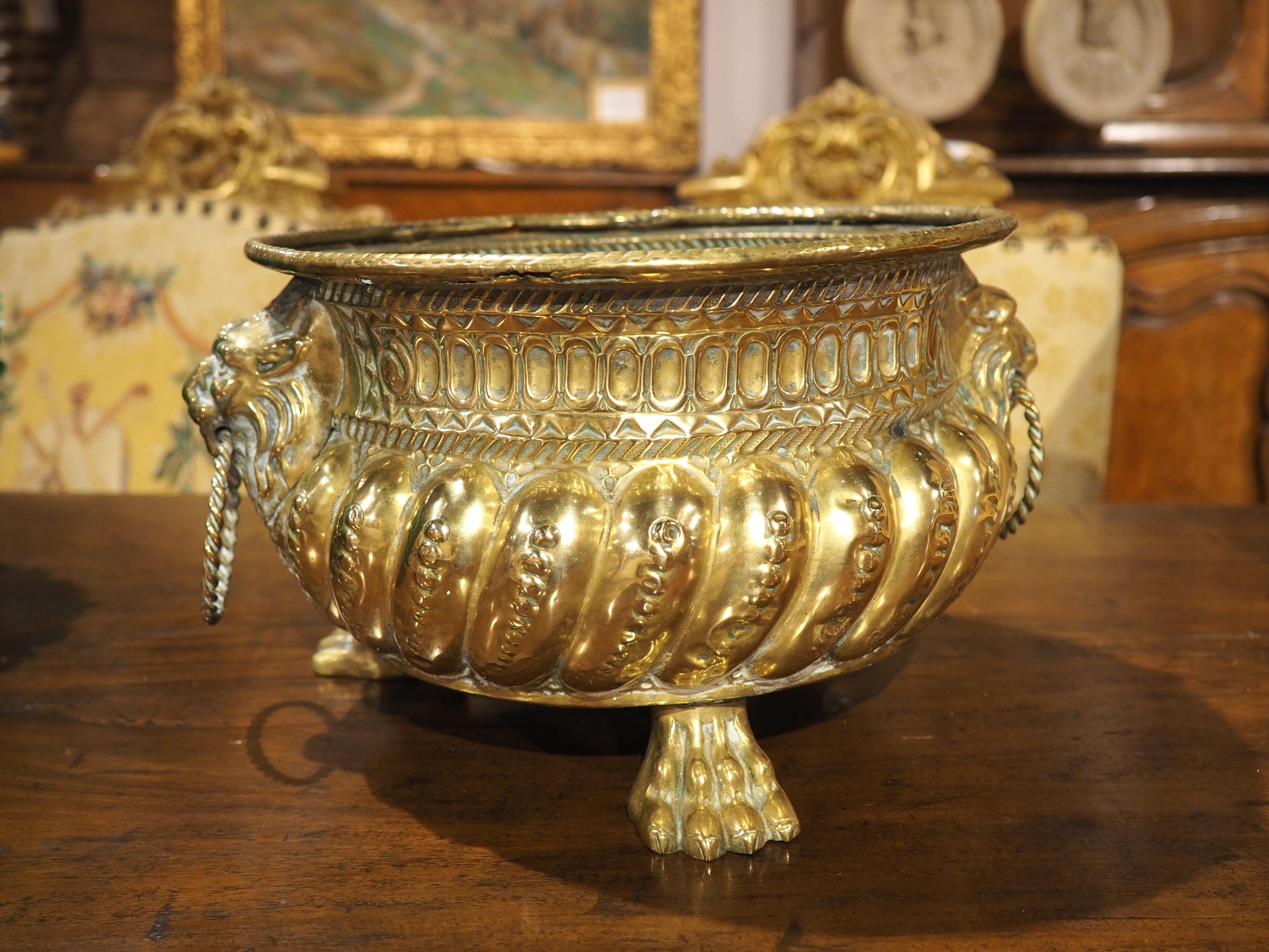 19th Century Circular French Brass Jardiniere with Lions and Paw Feet In Good Condition For Sale In Dallas, TX