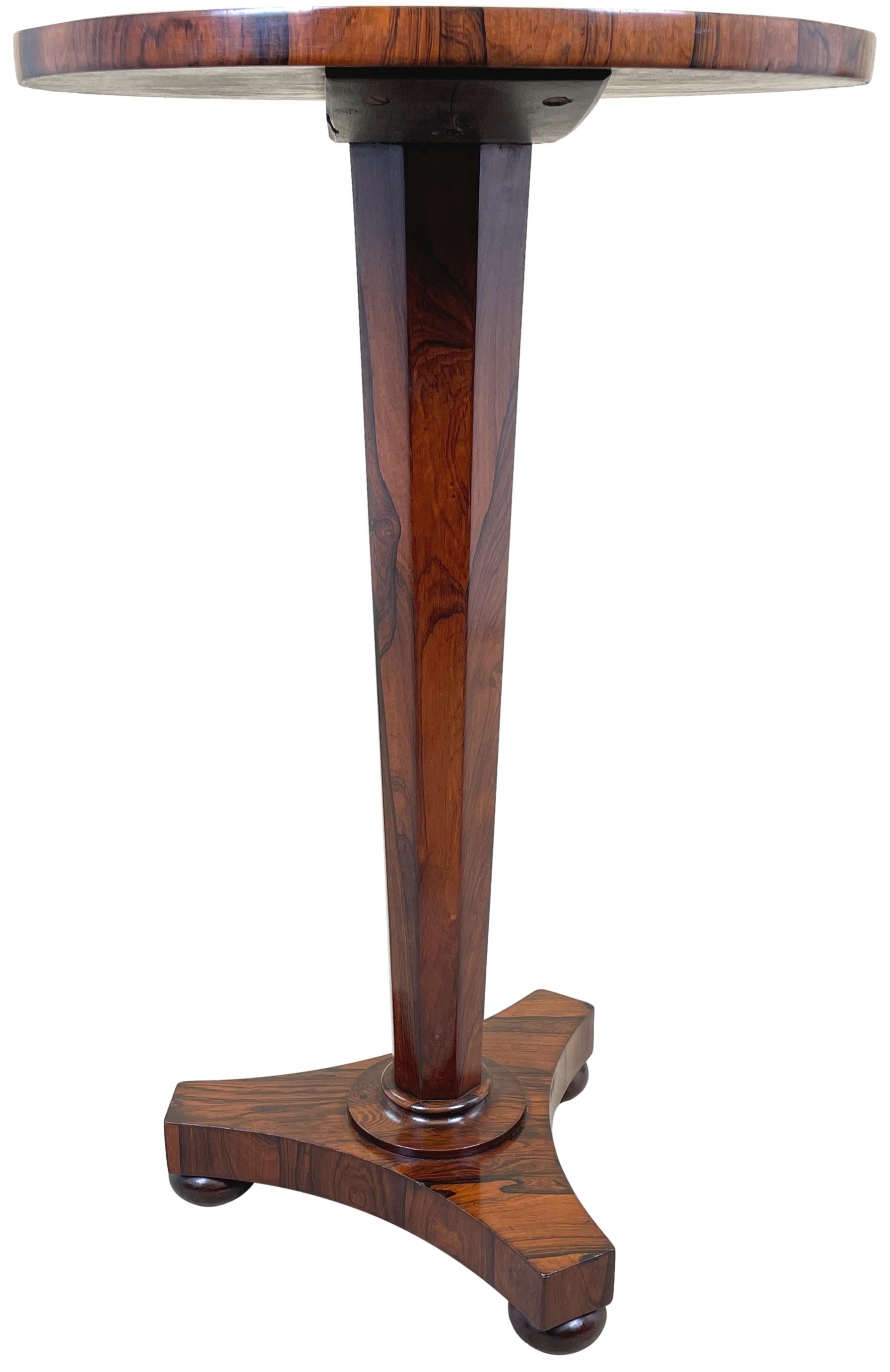 Runder Lampentisch aus Palisanderholz aus dem 19. Jahrhundert (Rosenholz) im Angebot