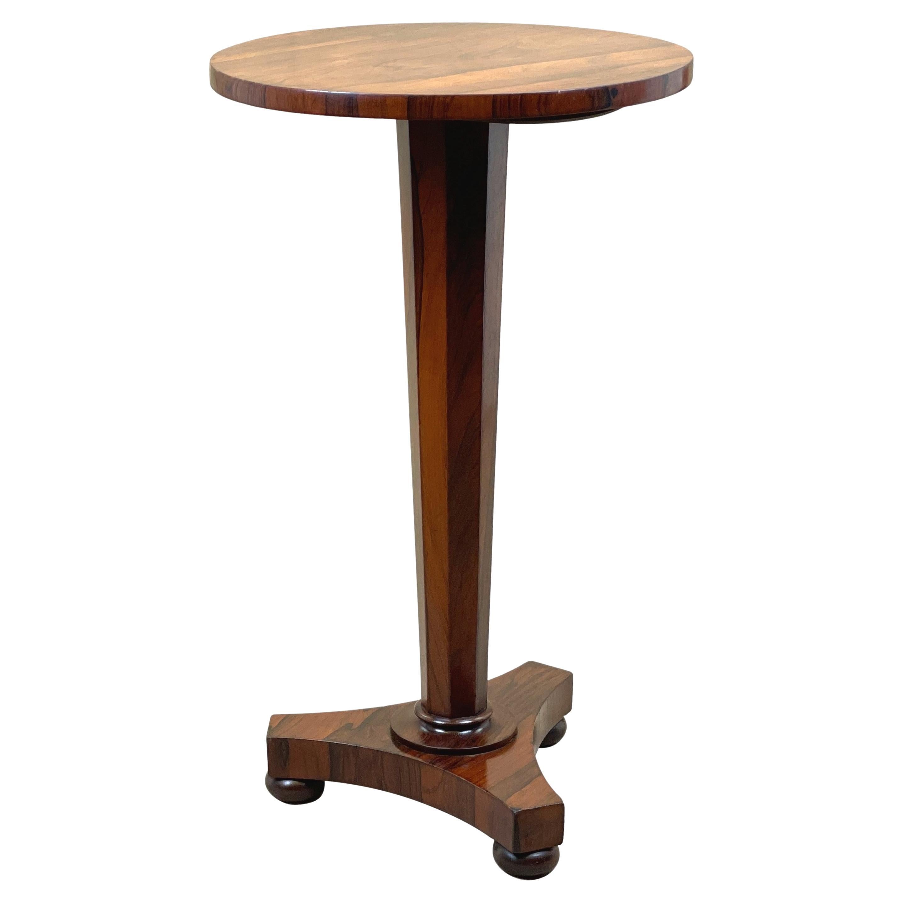 Table circulaire de lampe en bois de rose du XIXe siècle en vente