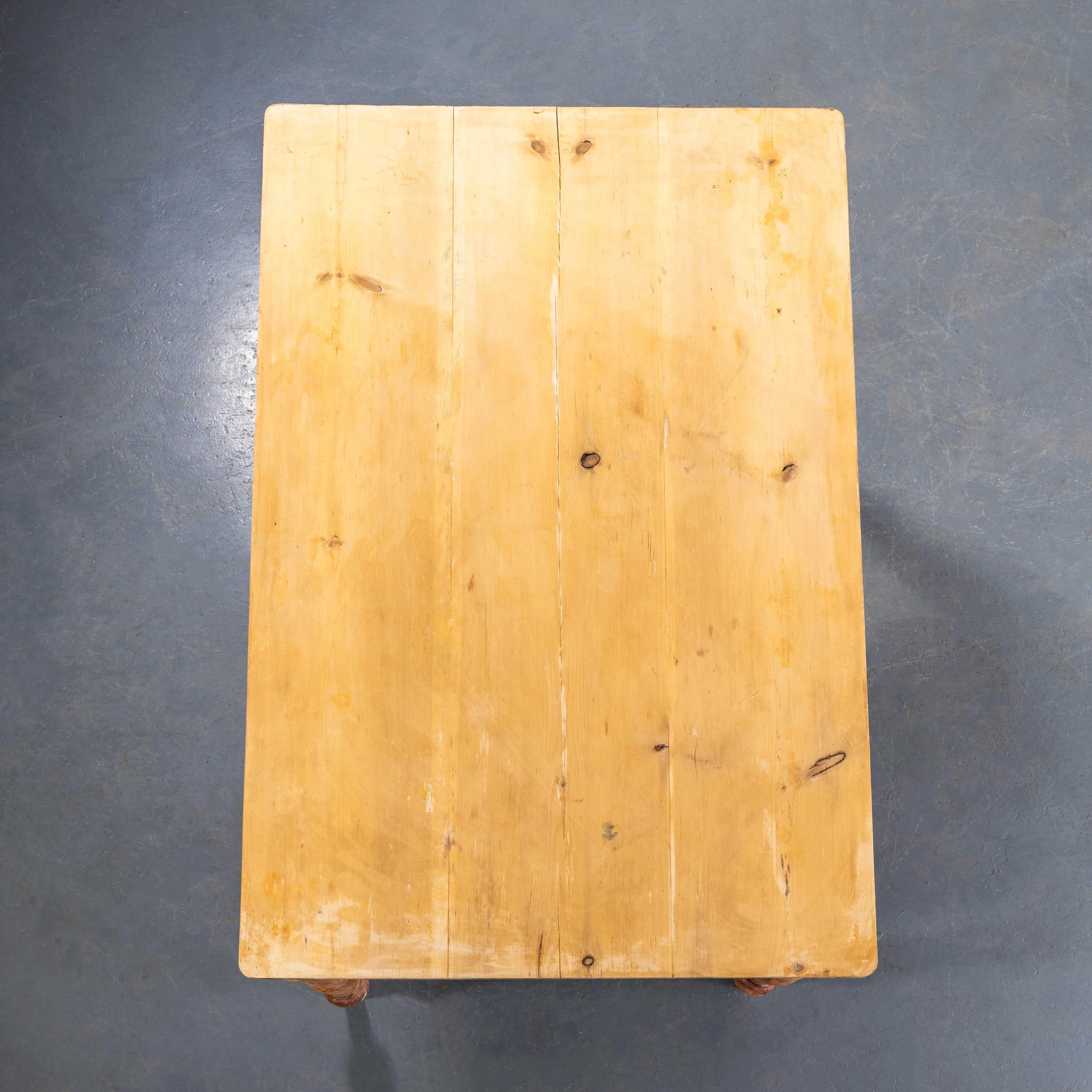 Gallois Table de salle à manger à deux tiroirs en pin classique du XIXe siècle en vente